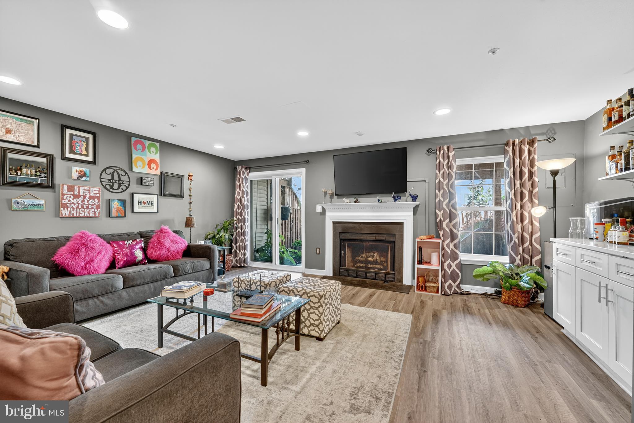 WOODVIEW VILLAGE - Residential