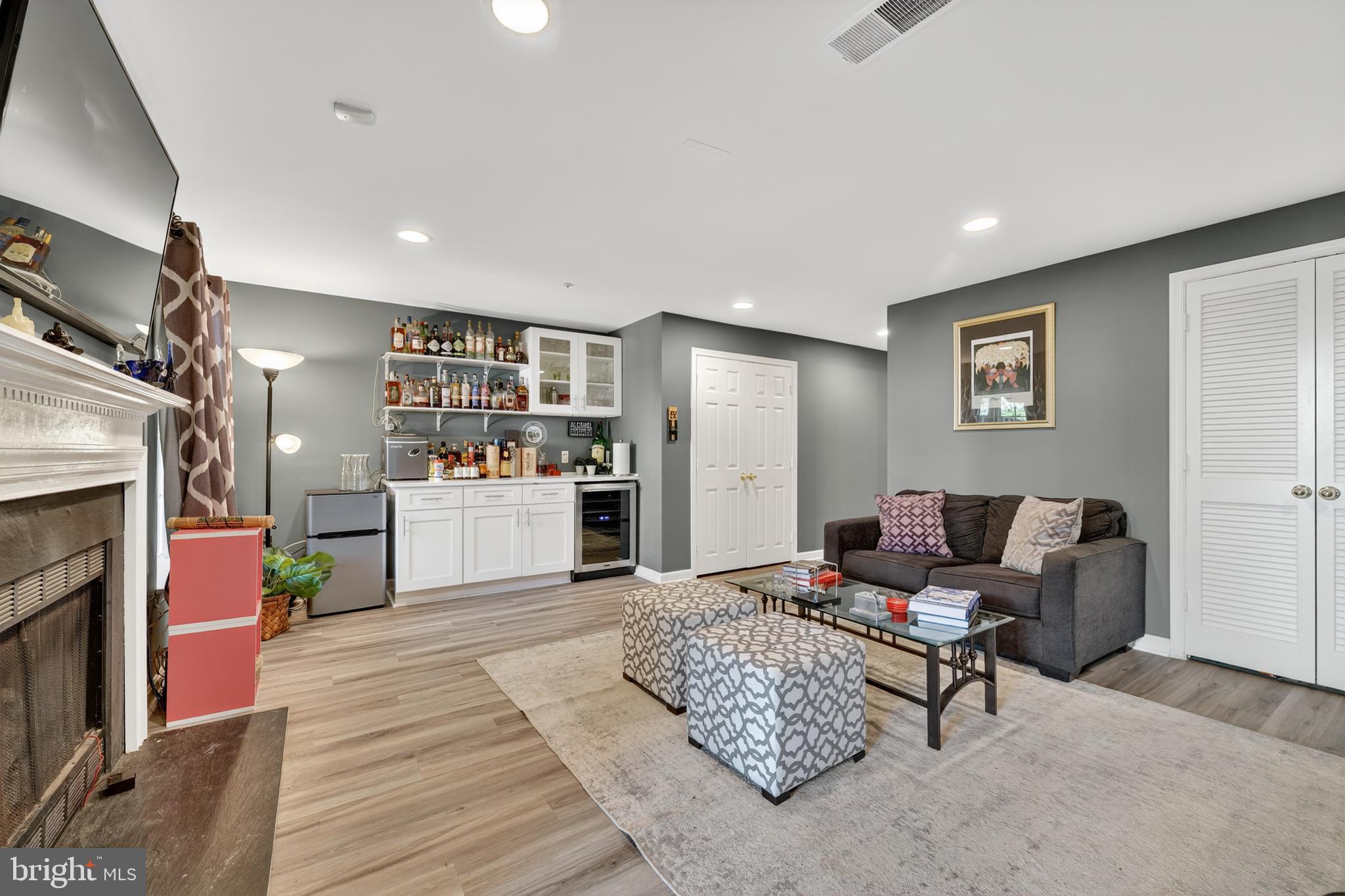 WOODVIEW VILLAGE - Residential