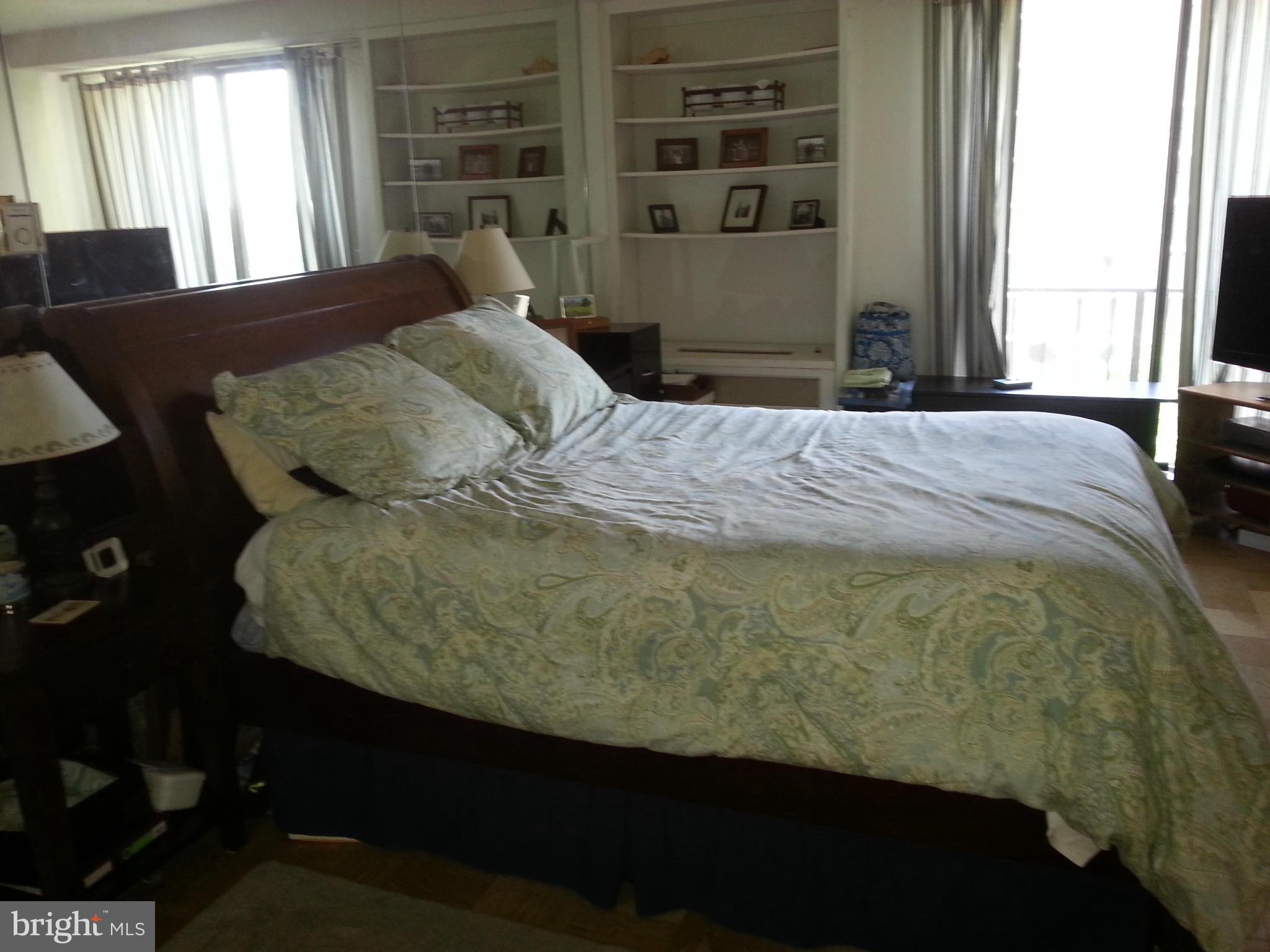 HYDE PARK - Residential Lease