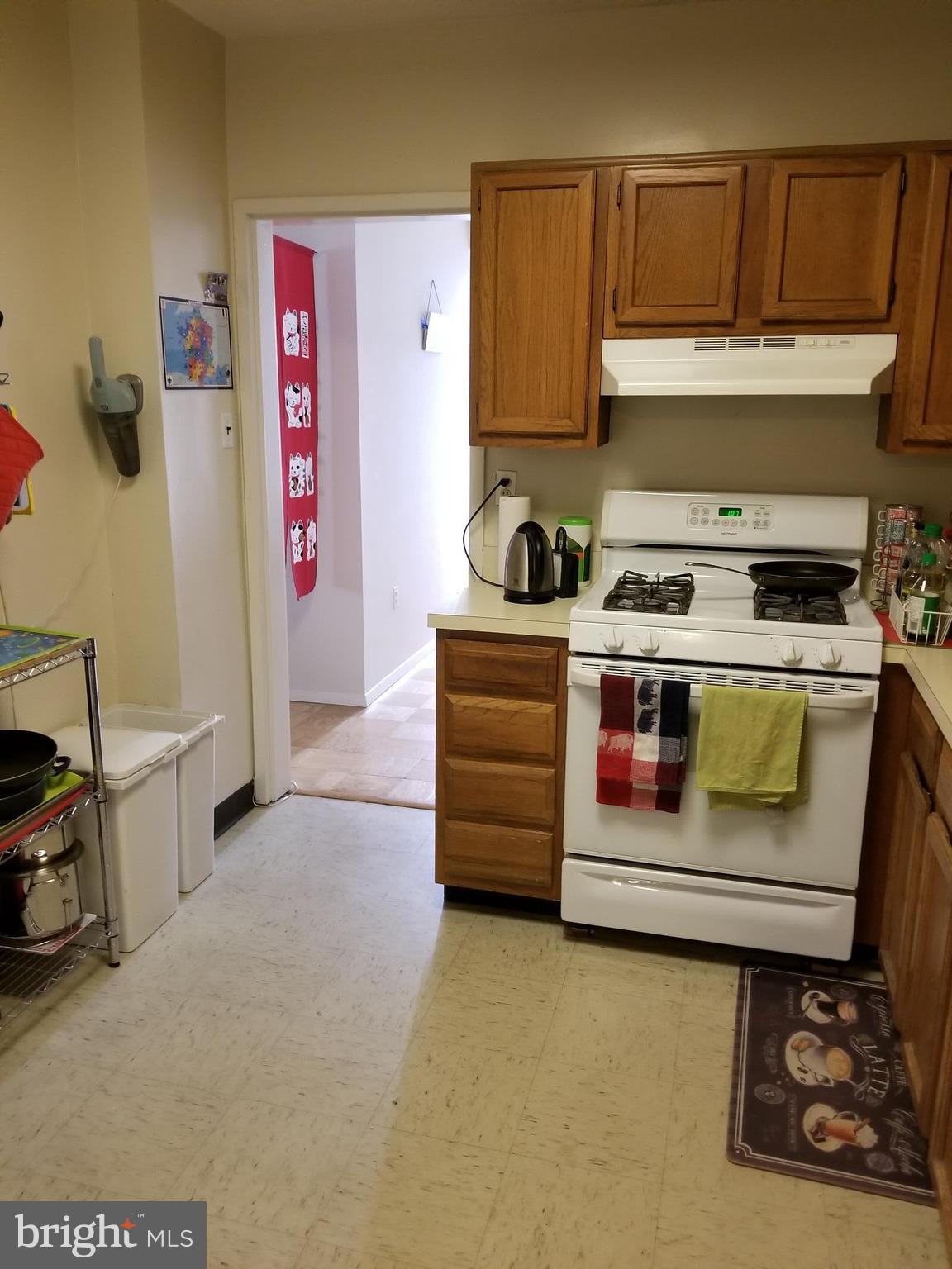 HYDE PARK - Residential Lease