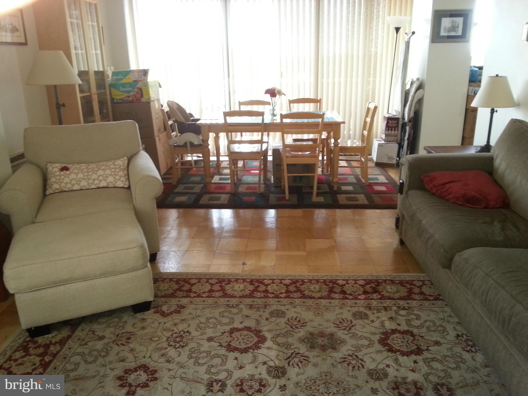 HYDE PARK - Residential Lease