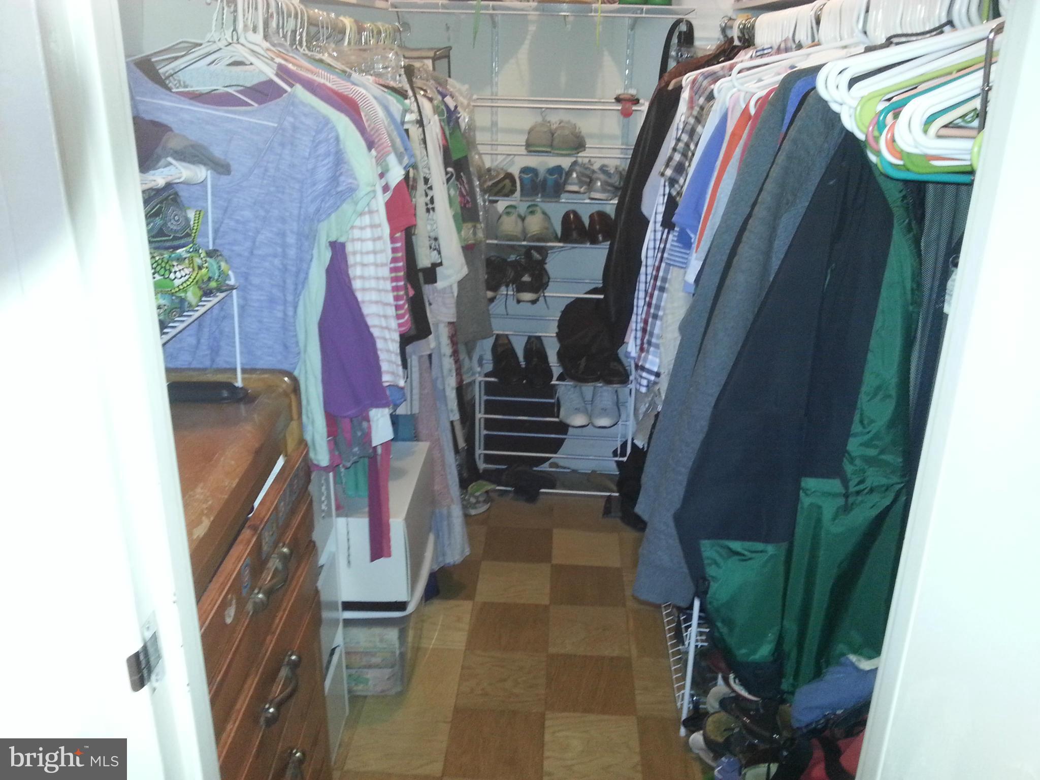 HYDE PARK - Residential Lease