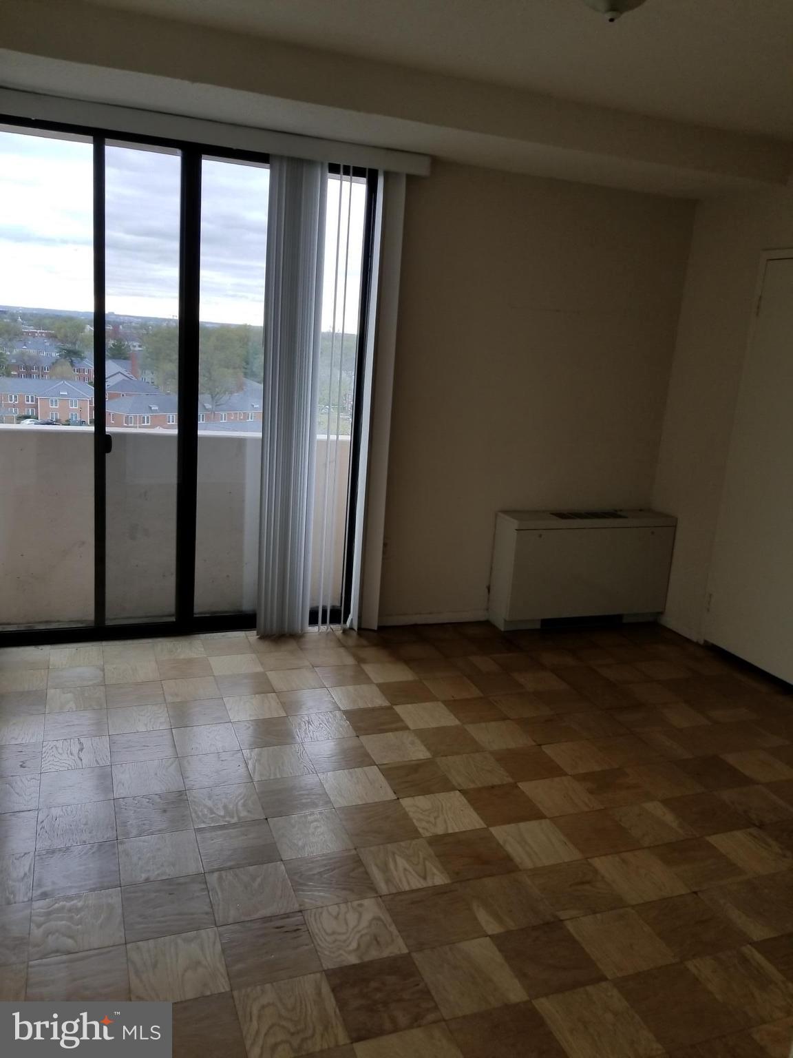 HYDE PARK - Residential Lease