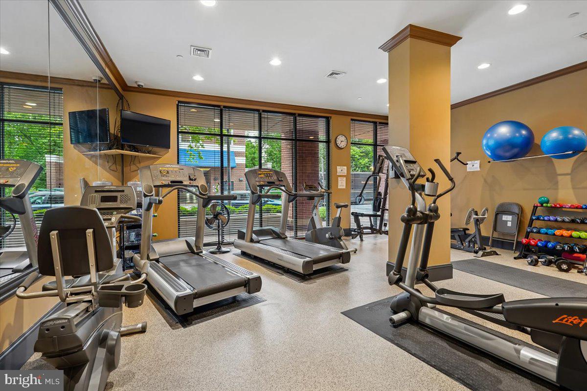 BROADWAY CONDOMINIUM - Residential