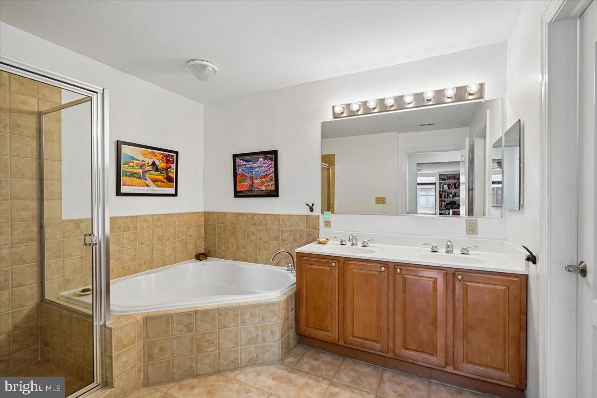 BROADWAY CONDOMINIUM - Residential