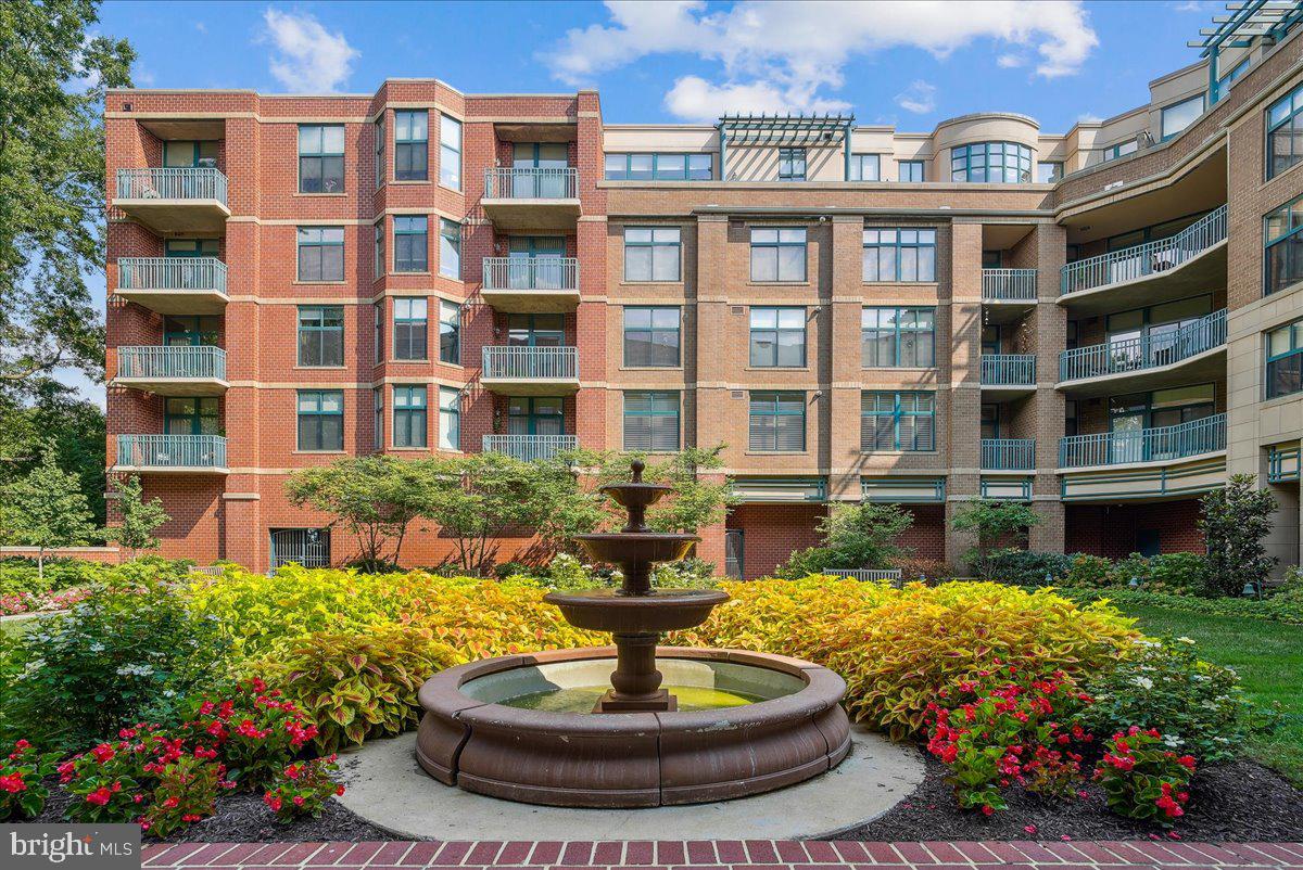 BROADWAY CONDOMINIUM - Residential
