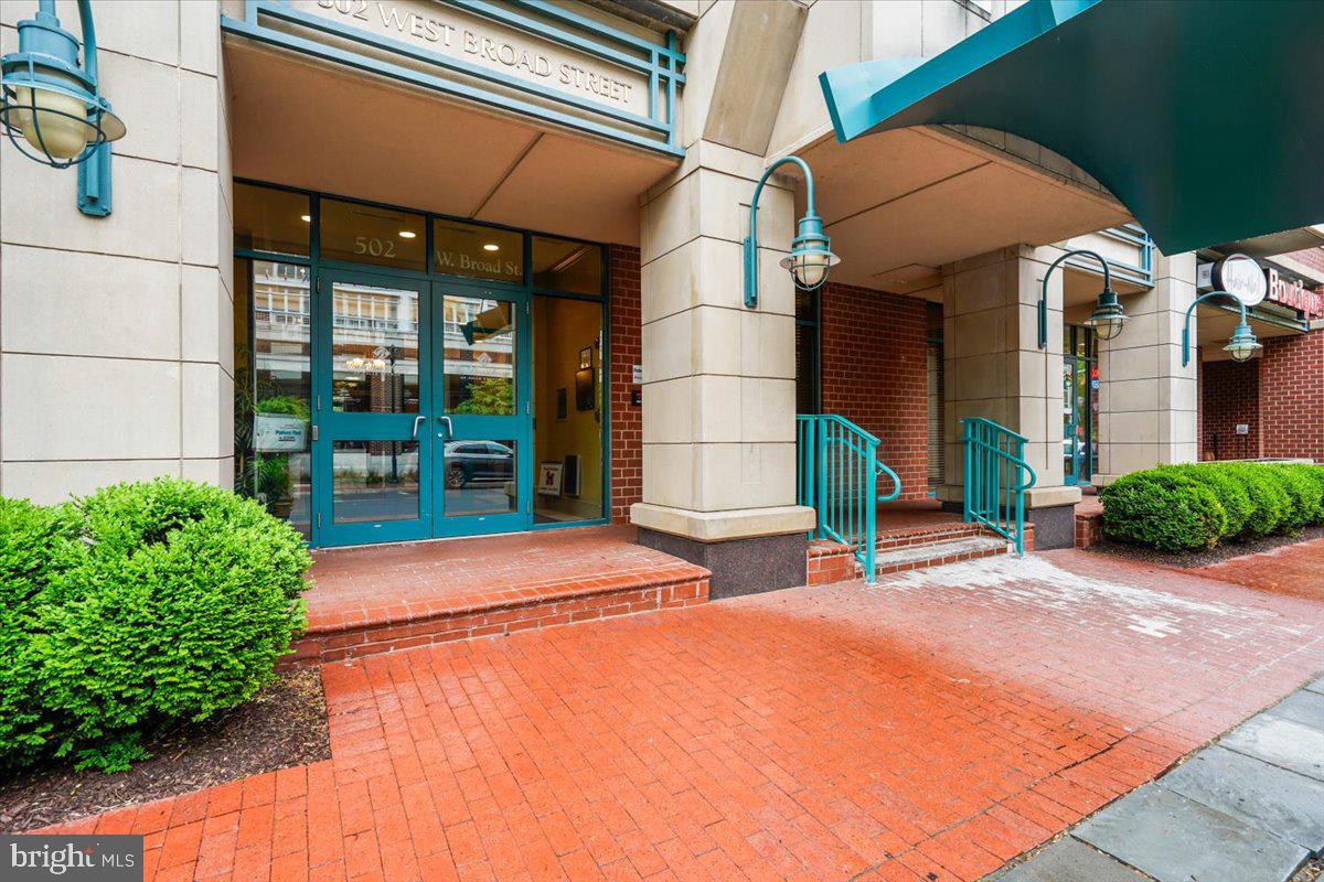 BROADWAY CONDOMINIUM - Residential