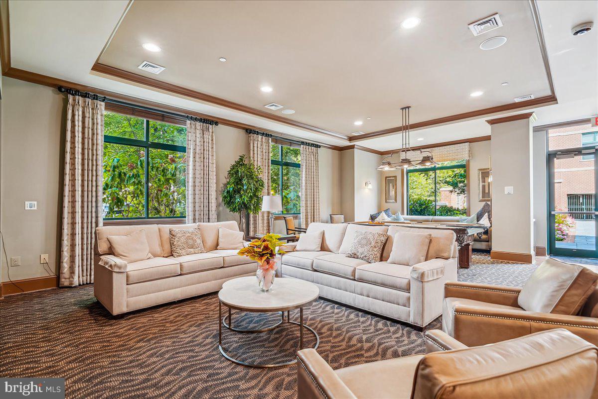 BROADWAY CONDOMINIUM - Residential