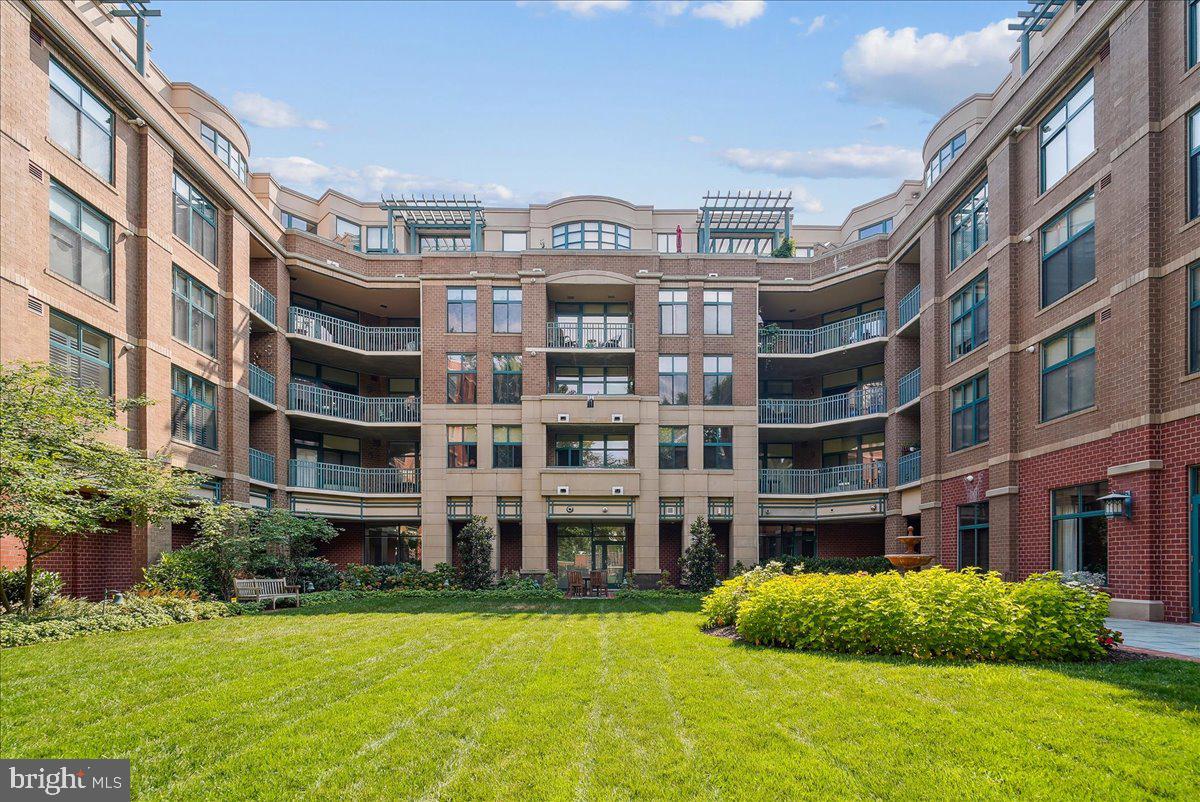 BROADWAY CONDOMINIUM - Residential