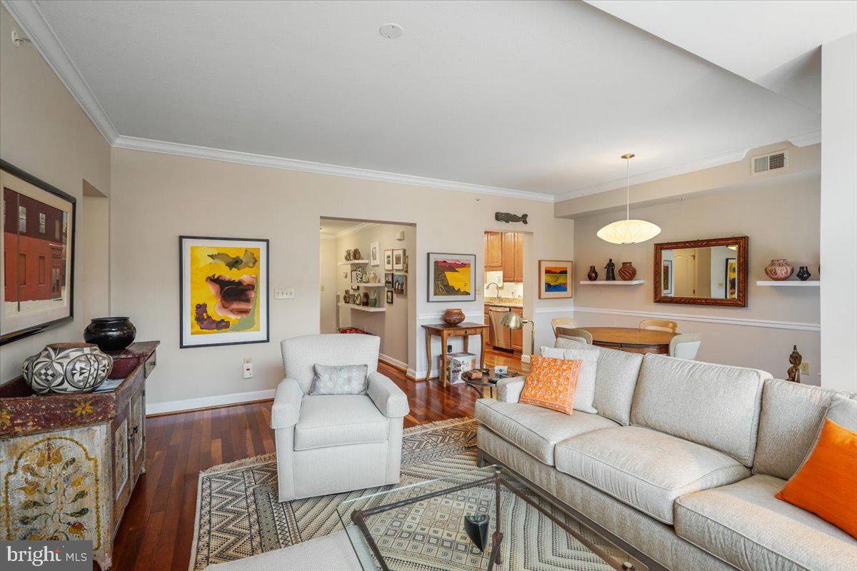 BROADWAY CONDOMINIUM - Residential