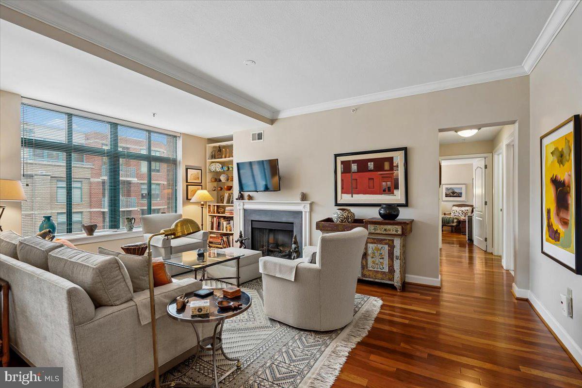 BROADWAY CONDOMINIUM - Residential