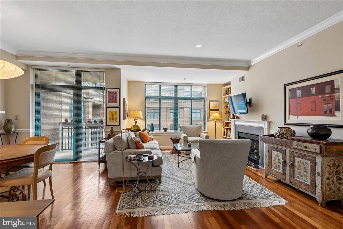 BROADWAY CONDOMINIUM - Residential