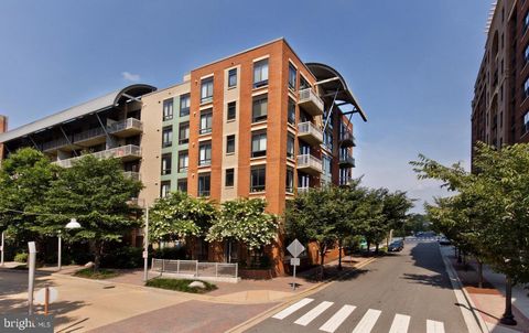 Photo of 1200 N Hartford Street #505, ARLINGTON, VA 22201 (MLS # VAAR2073116)