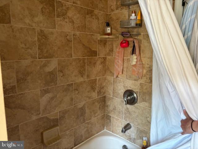 000 - Residential Lease