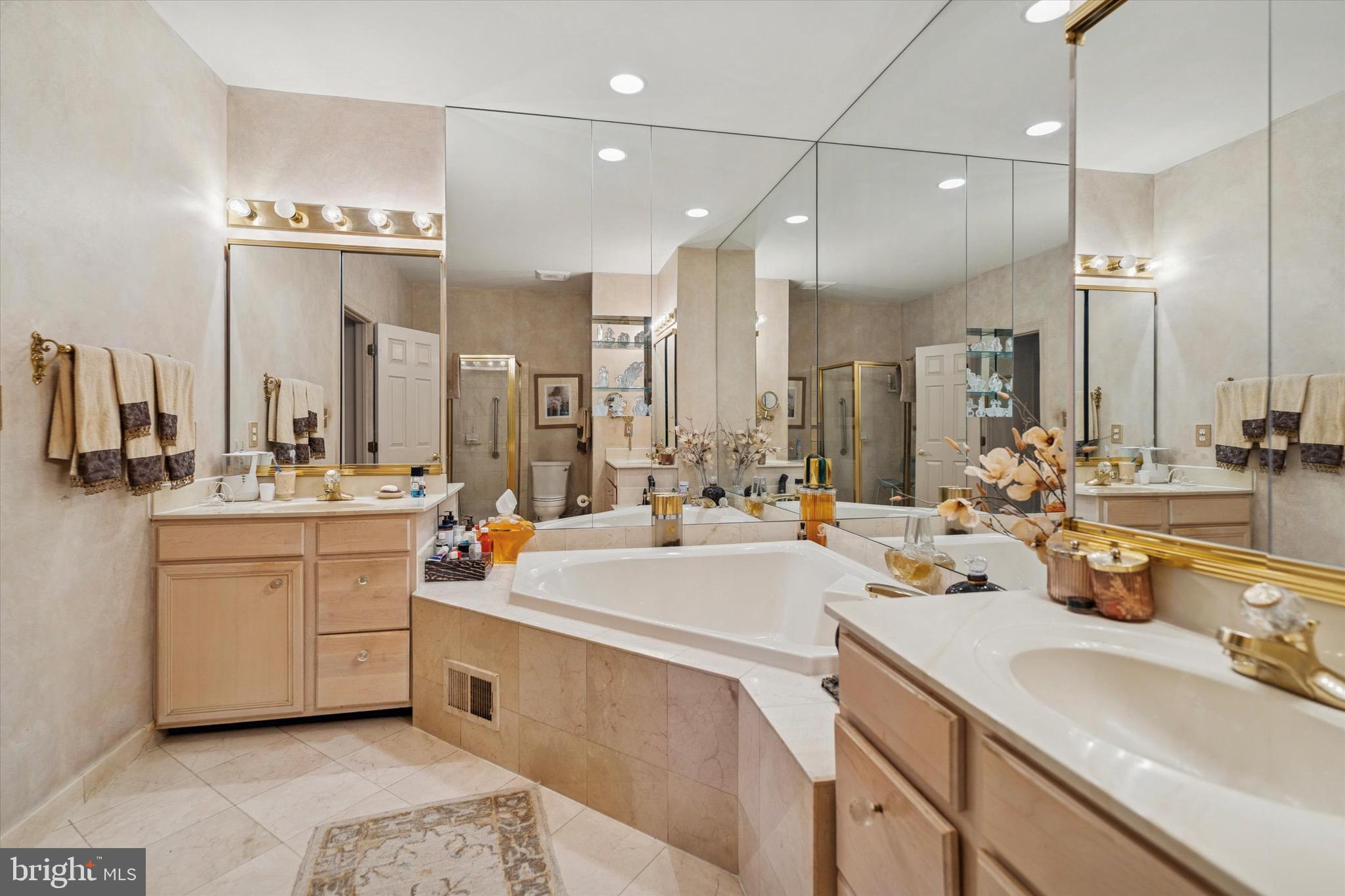 BLUE BELL CC - Residential