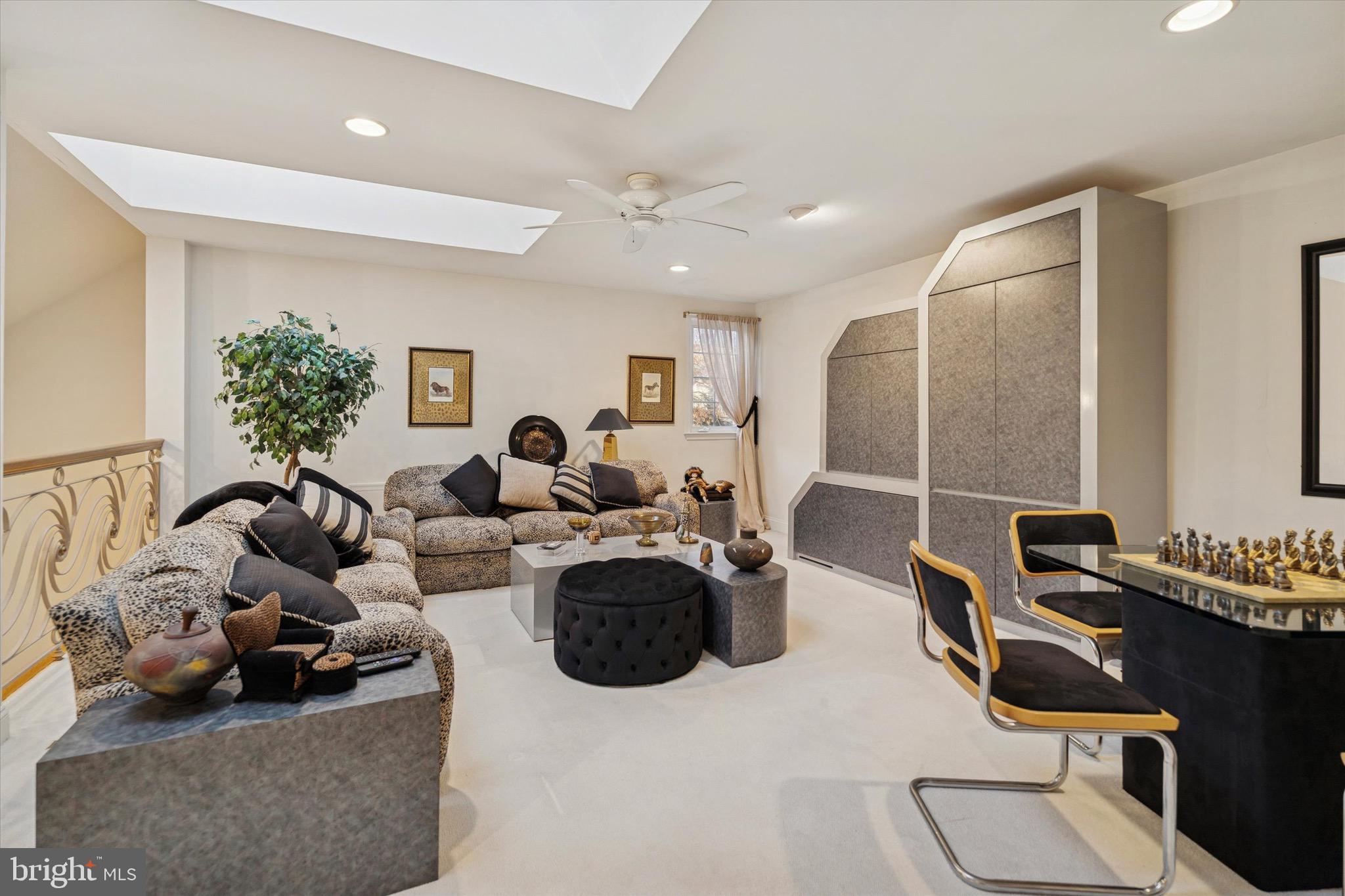 BLUE BELL CC - Residential