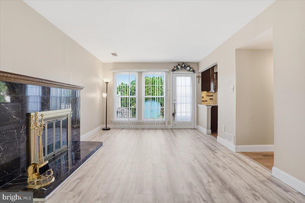 HORSHAMTOWNE - Residential