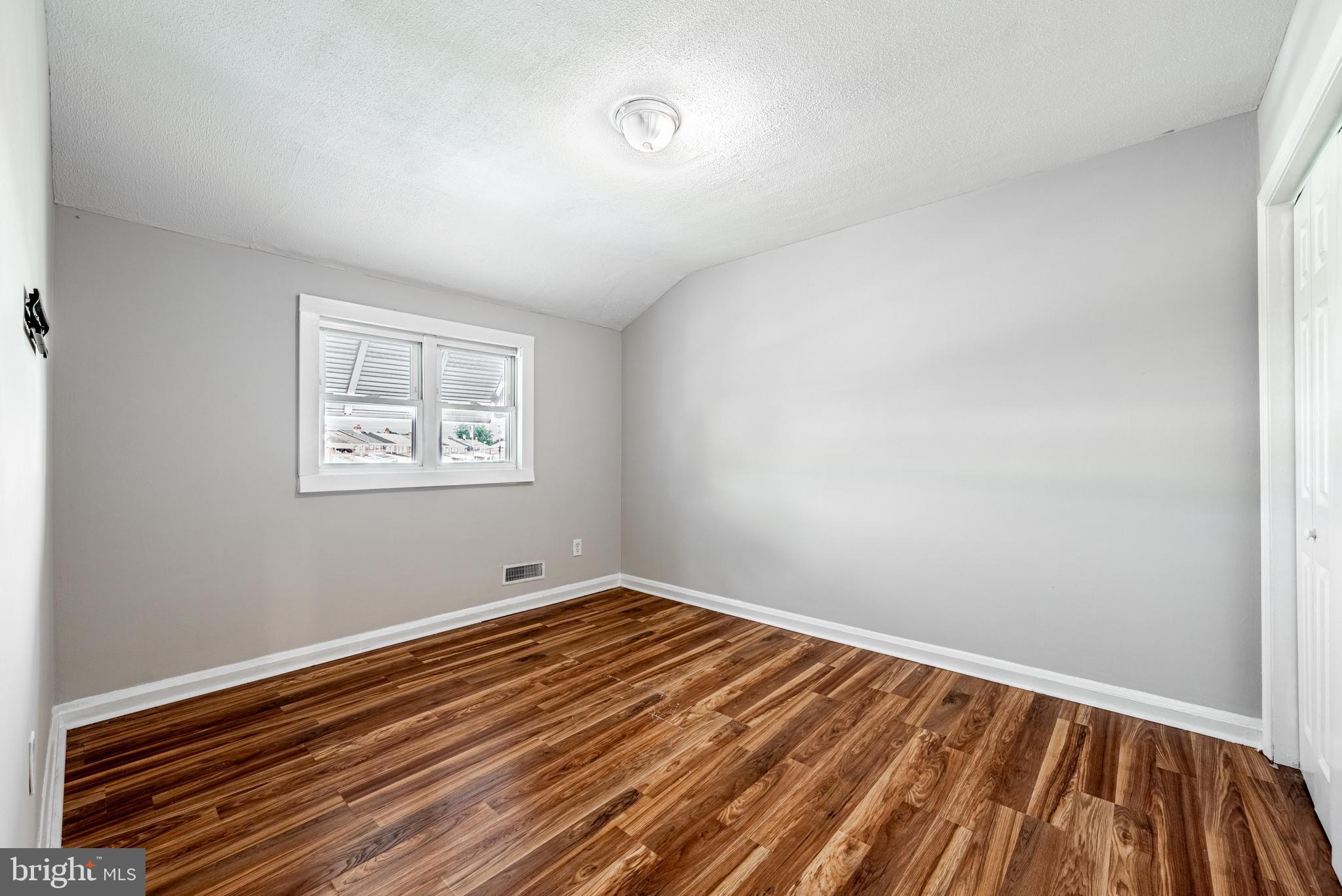 CHARLESMONT - Residential