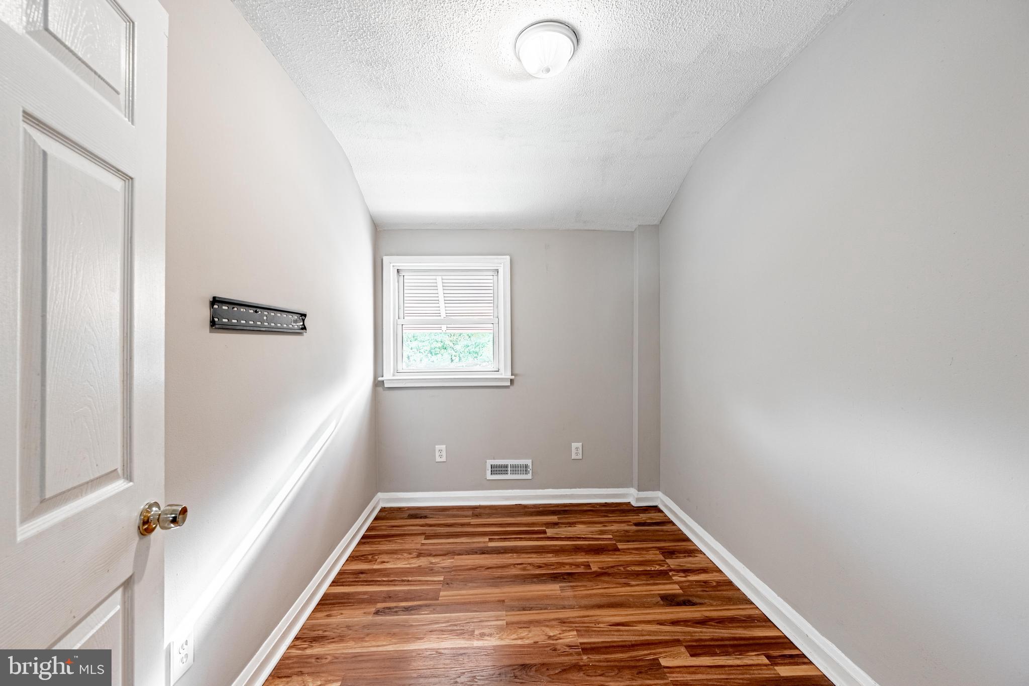 CHARLESMONT - Residential