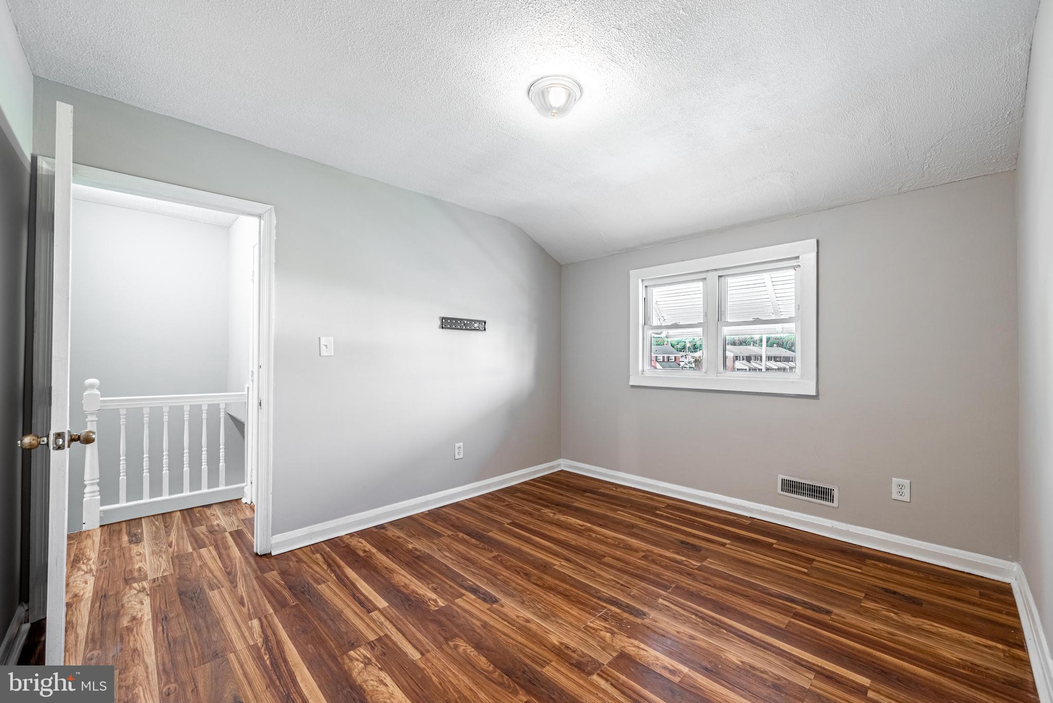 CHARLESMONT - Residential