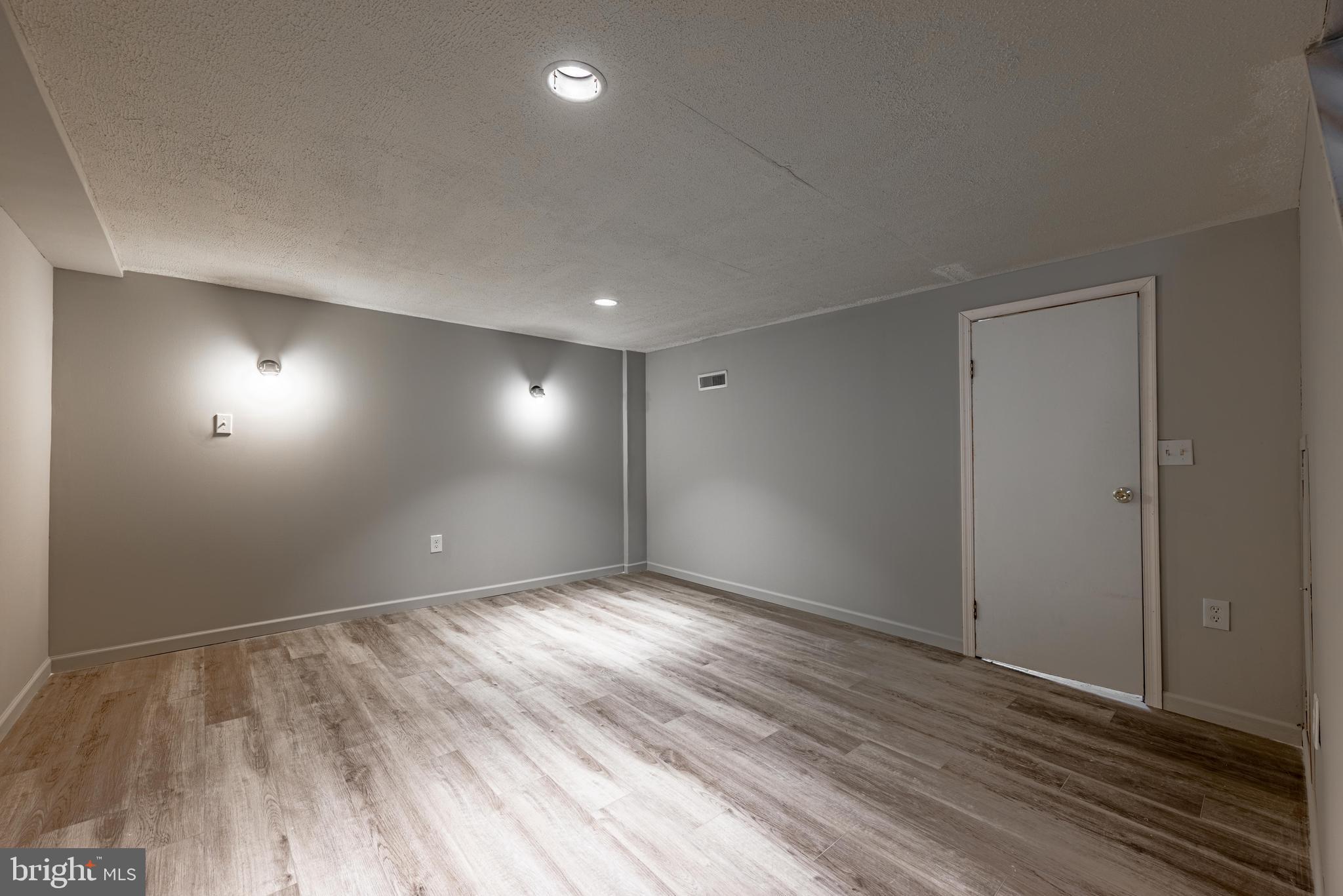 CHARLESMONT - Residential