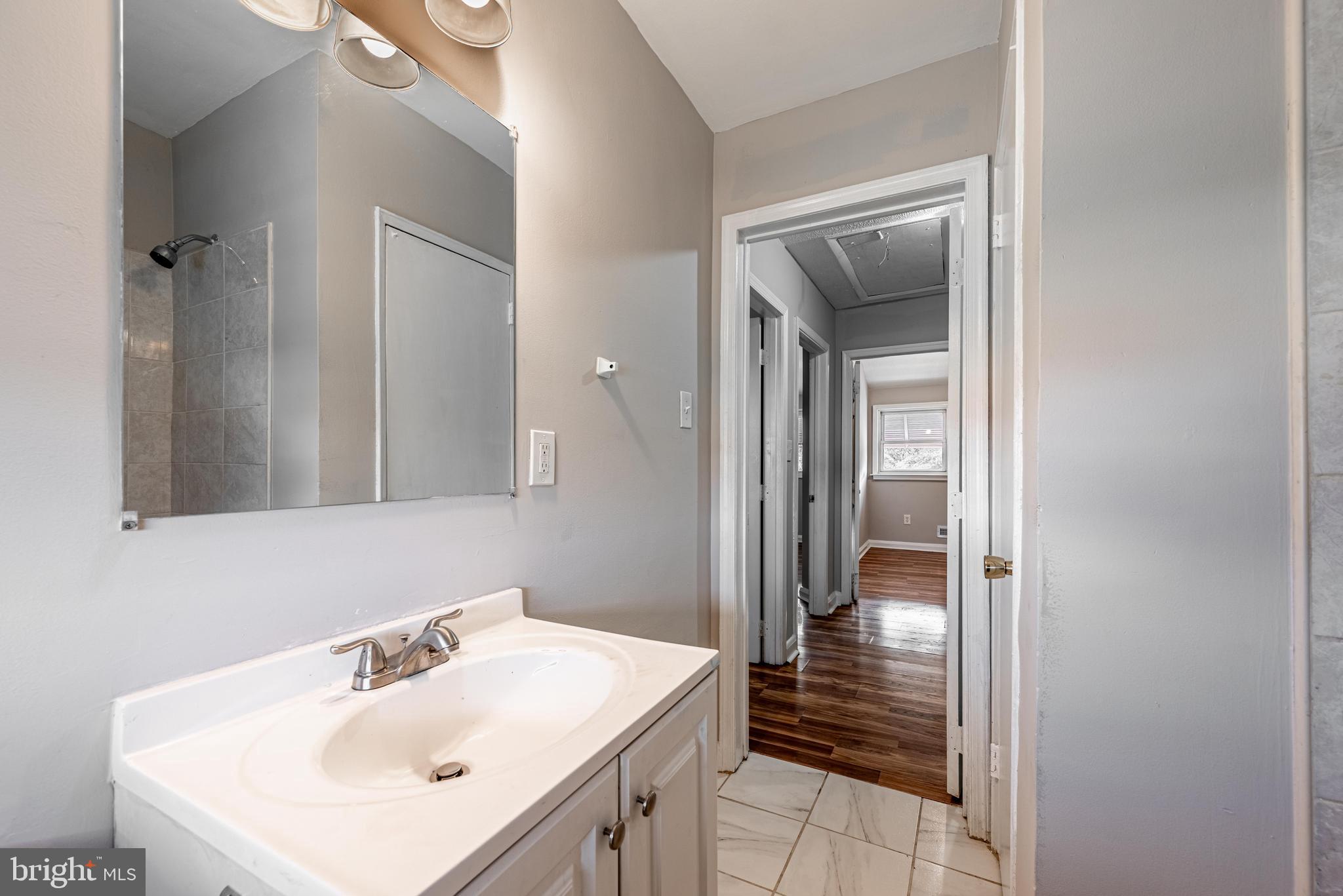 CHARLESMONT - Residential