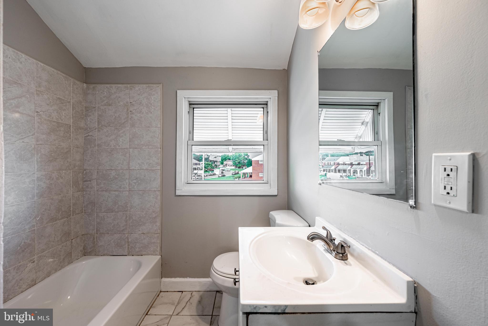 CHARLESMONT - Residential