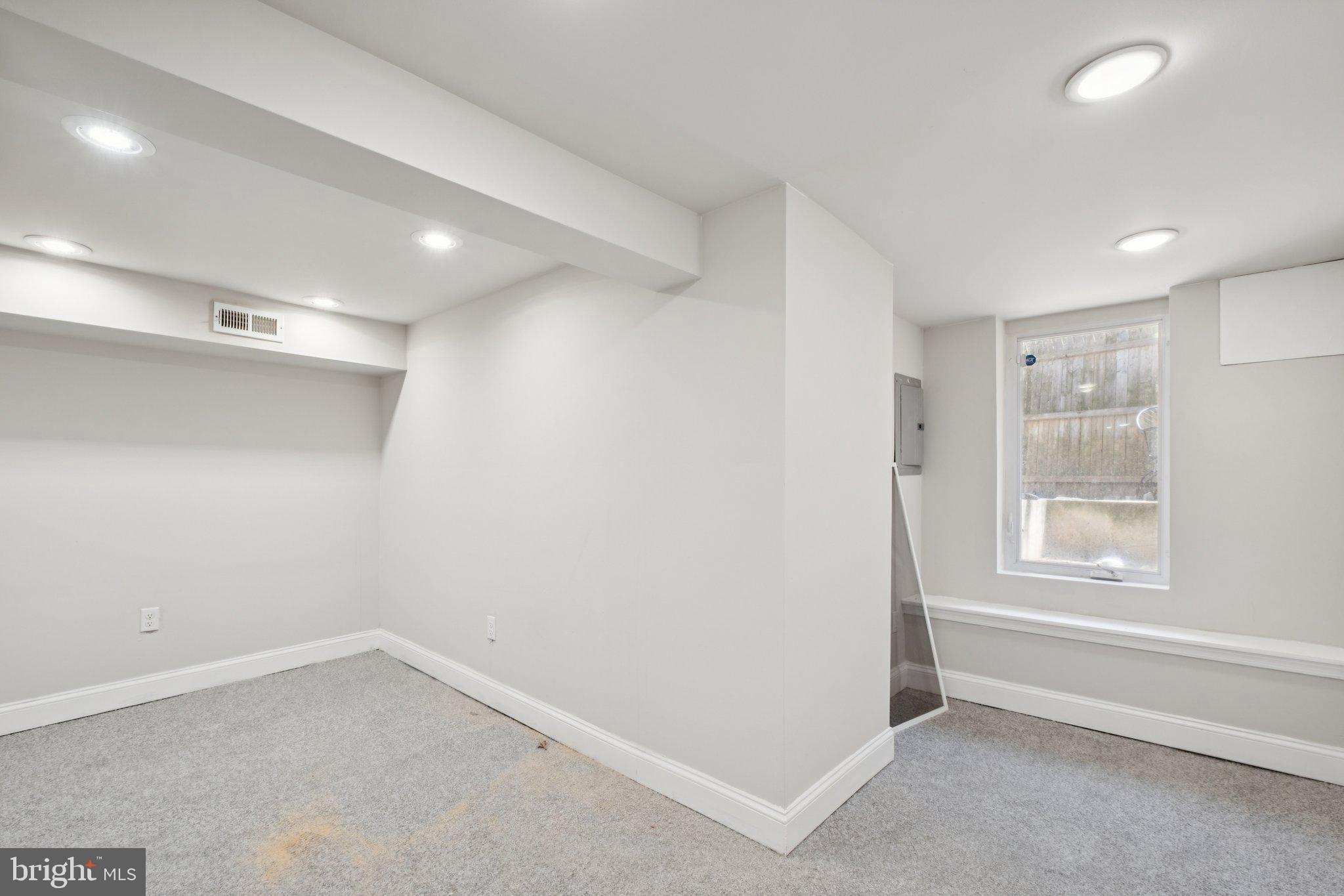 PHILADELPHIA (SOUTHWEST) - Residential