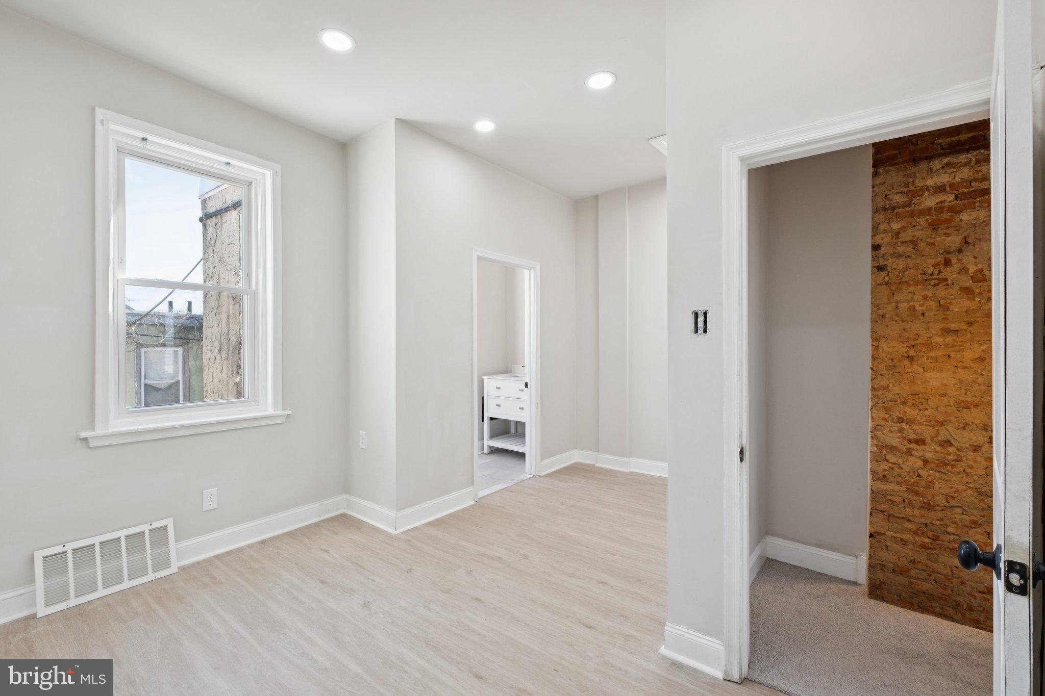 PHILADELPHIA (SOUTHWEST) - Residential