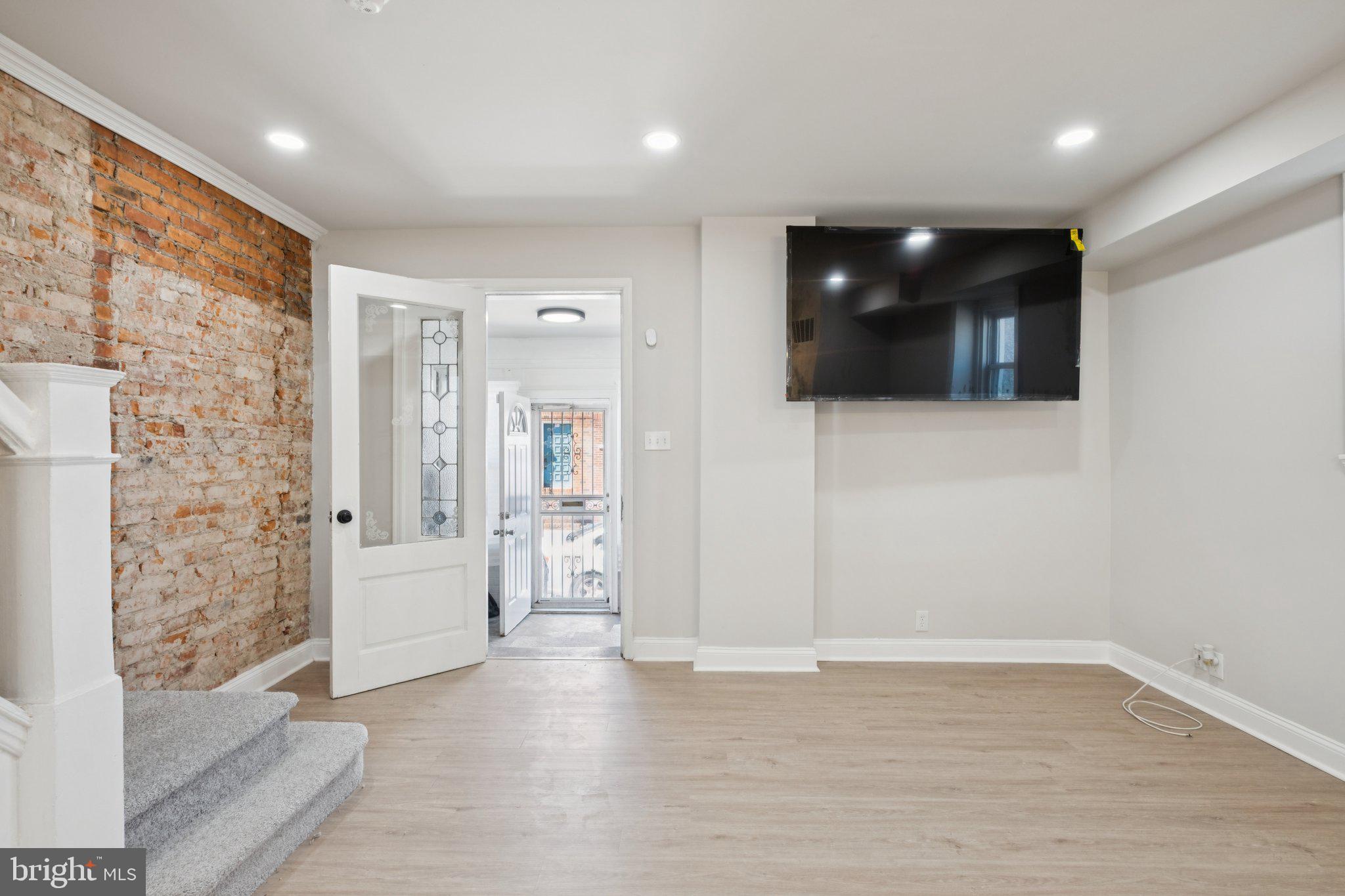 PHILADELPHIA (SOUTHWEST) - Residential