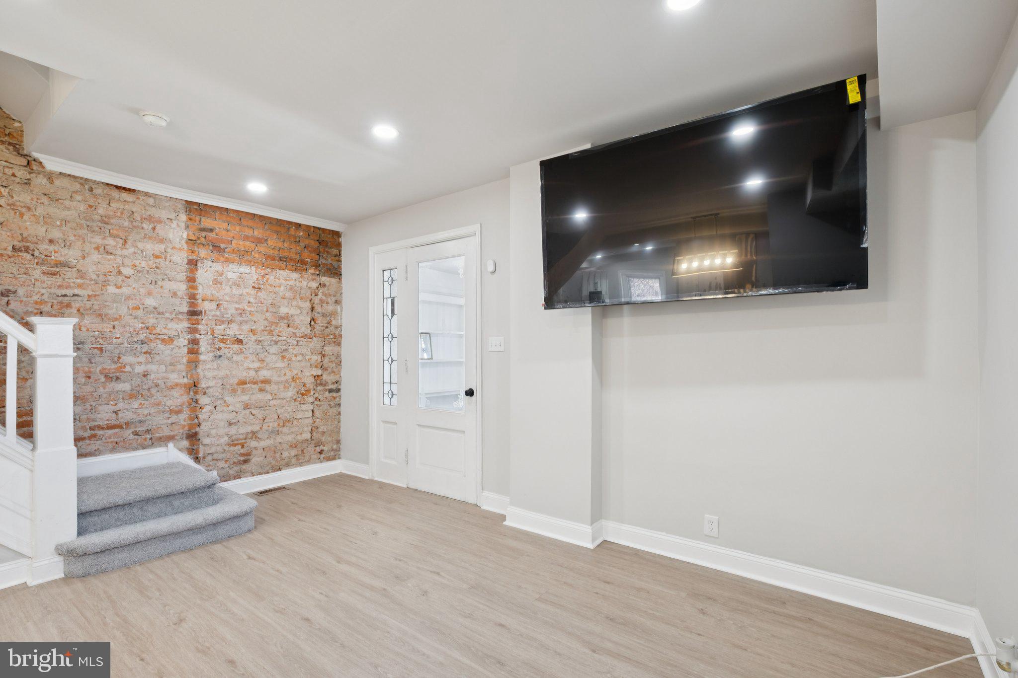 PHILADELPHIA (SOUTHWEST) - Residential