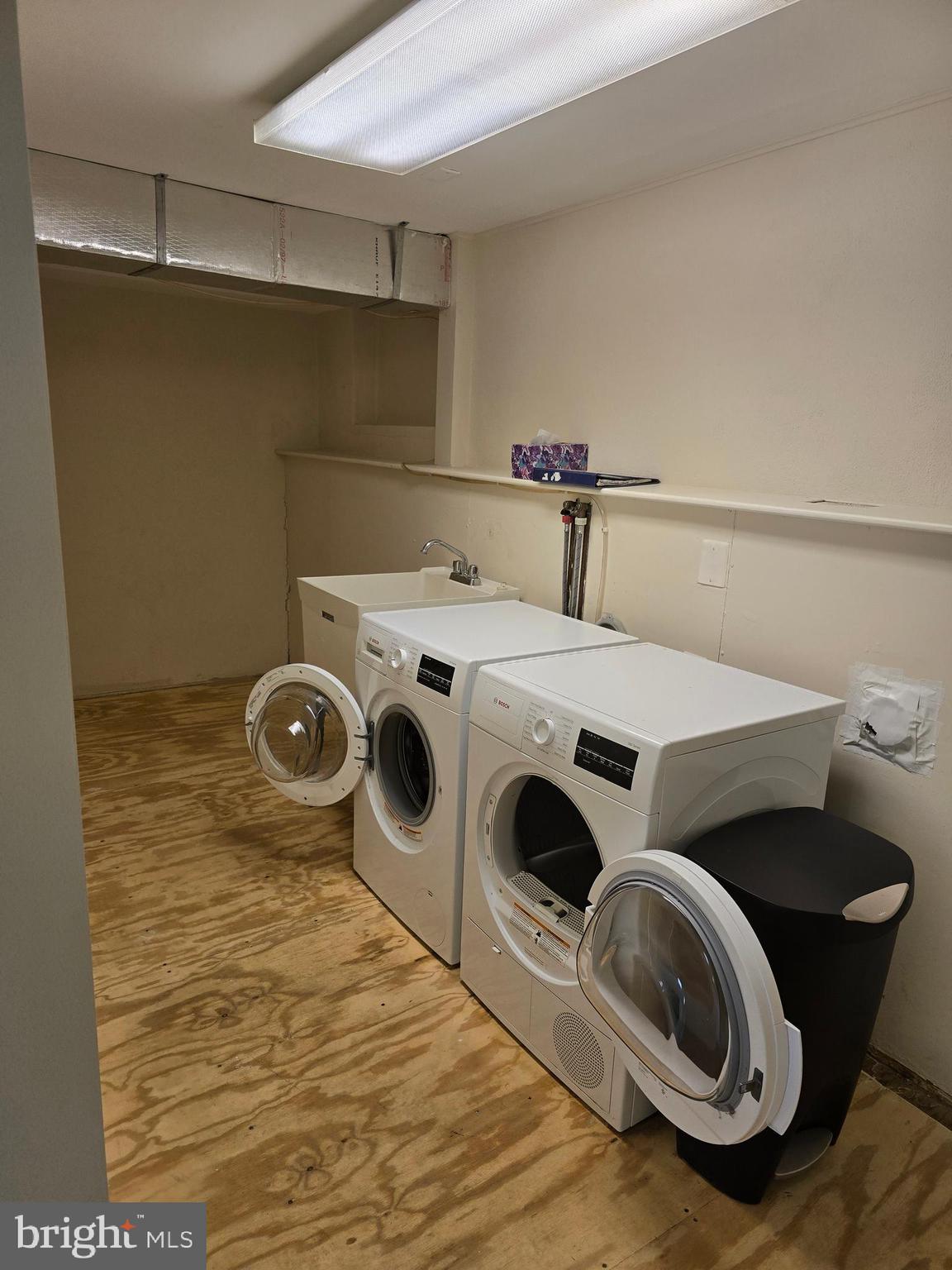 000 - Residential Lease