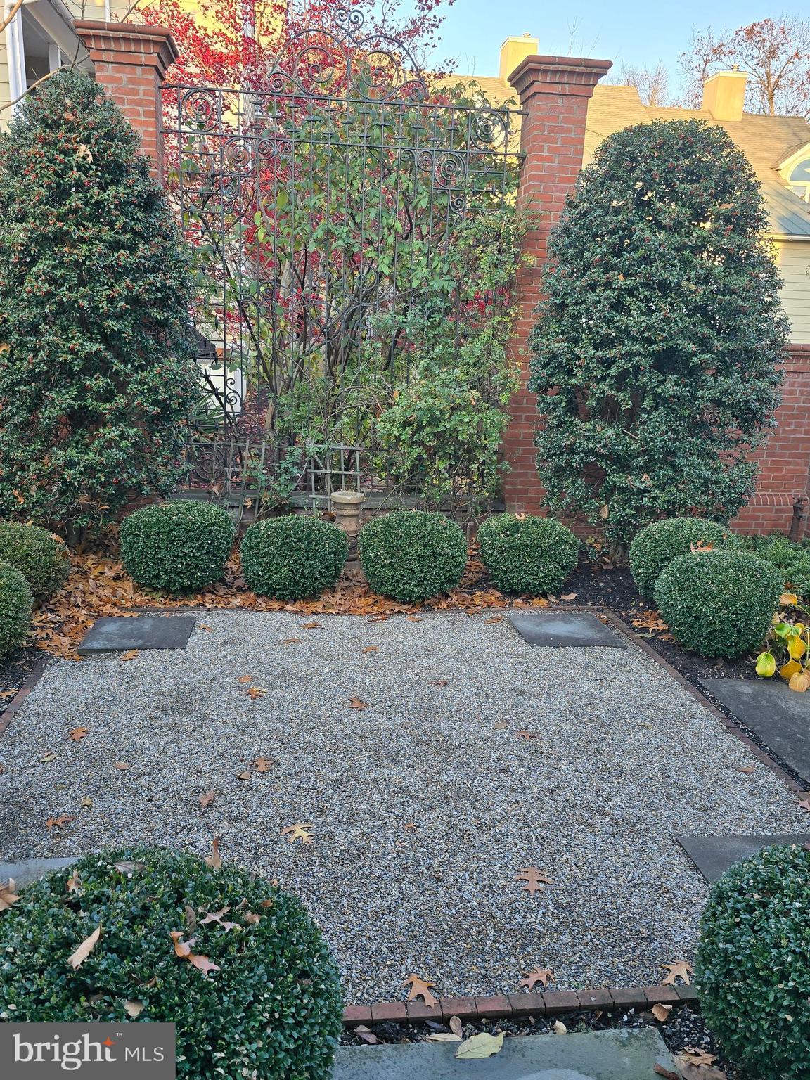 000 - Residential Lease