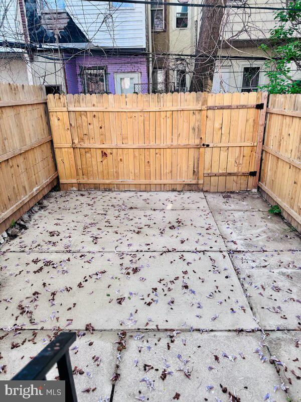 STRAWBERRY MANSION - Residential