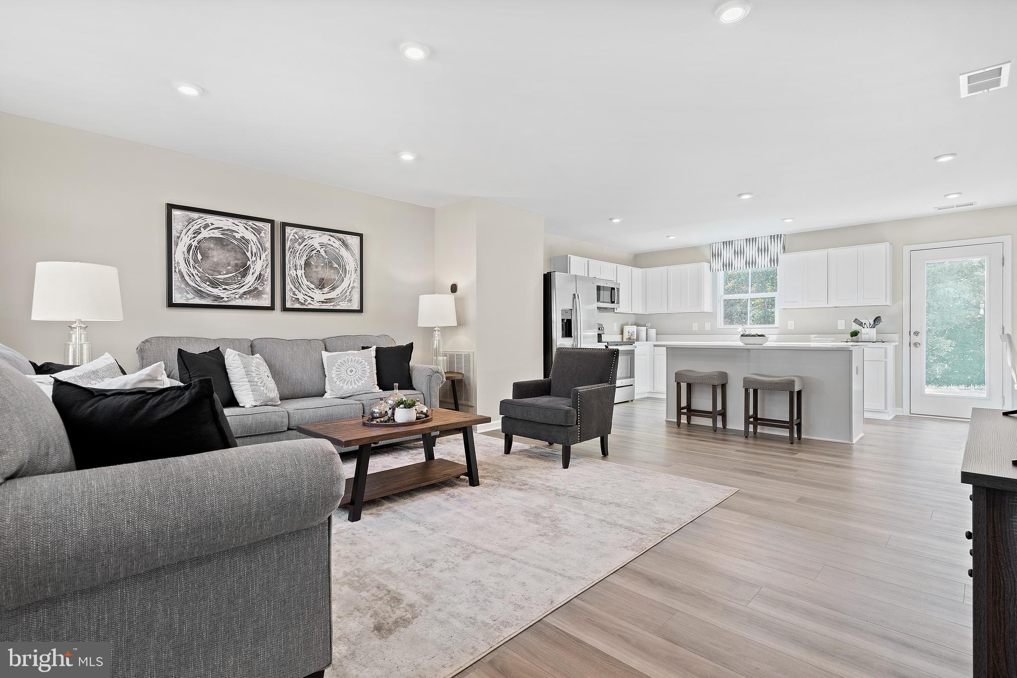 CARDINAL POINTE - Residential