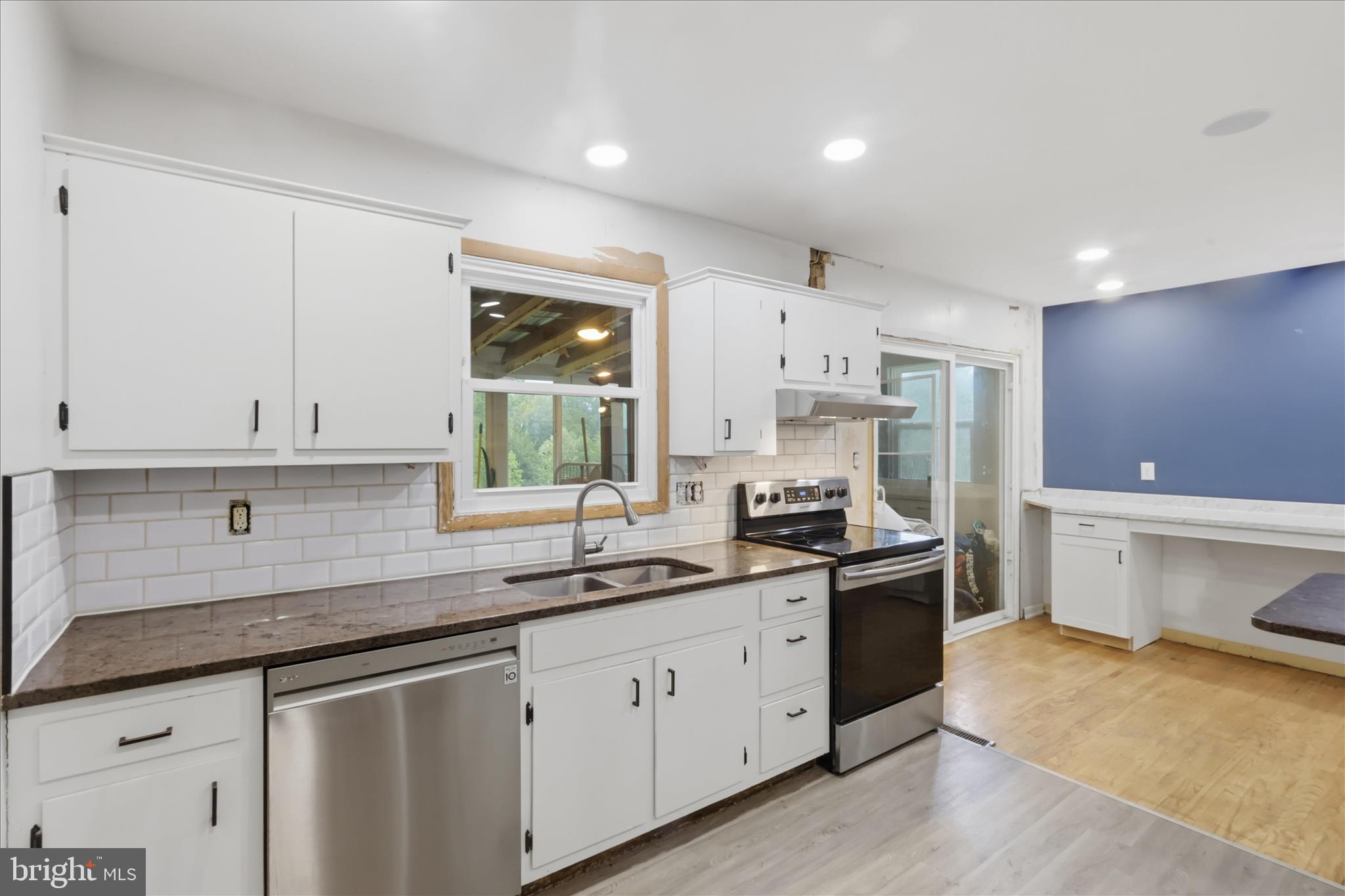 WISPERREN OAKS - Residential
