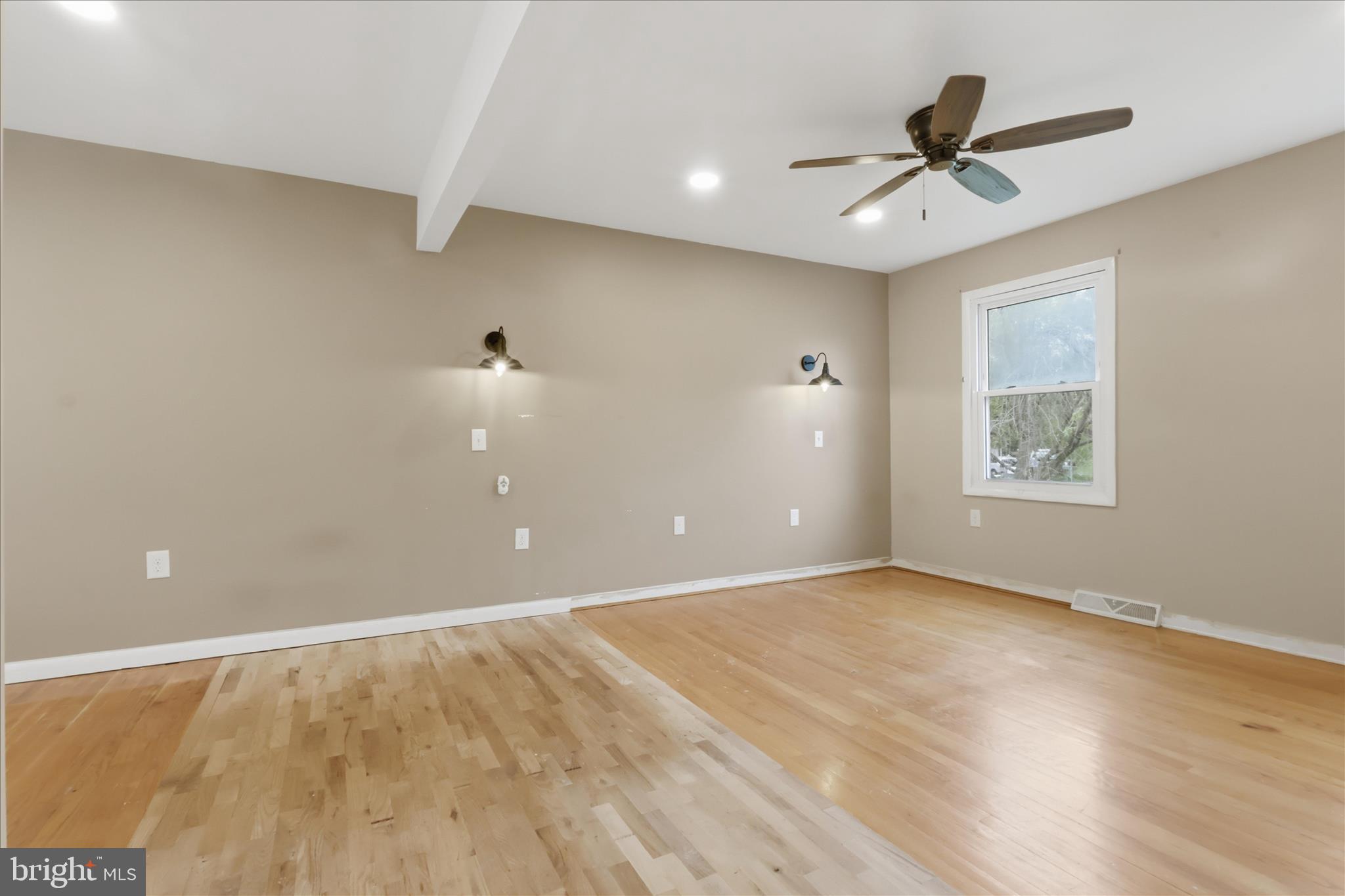 WISPERREN OAKS - Residential