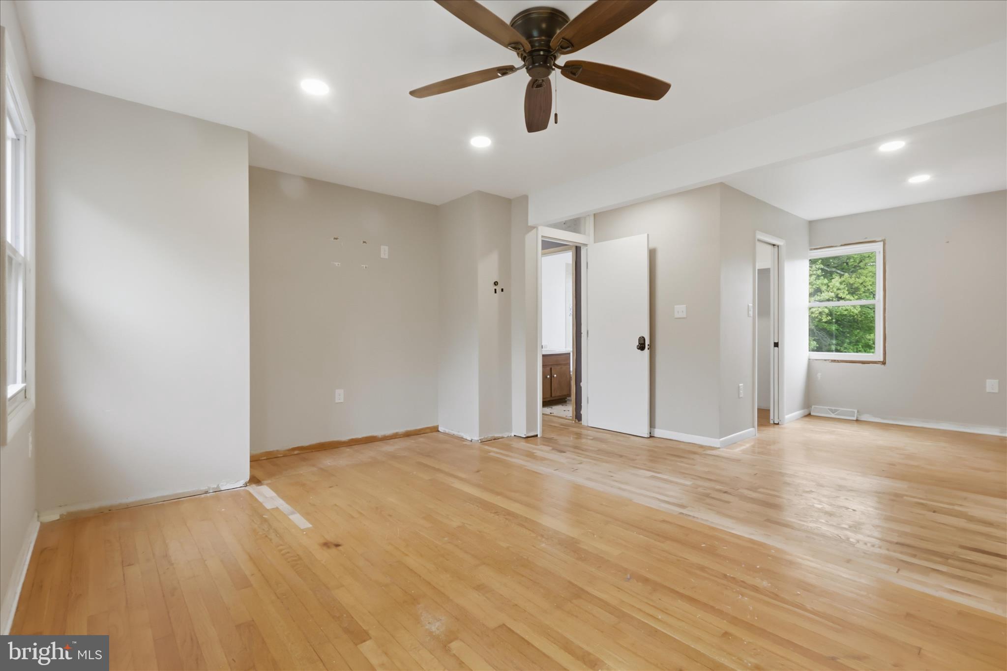 WISPERREN OAKS - Residential