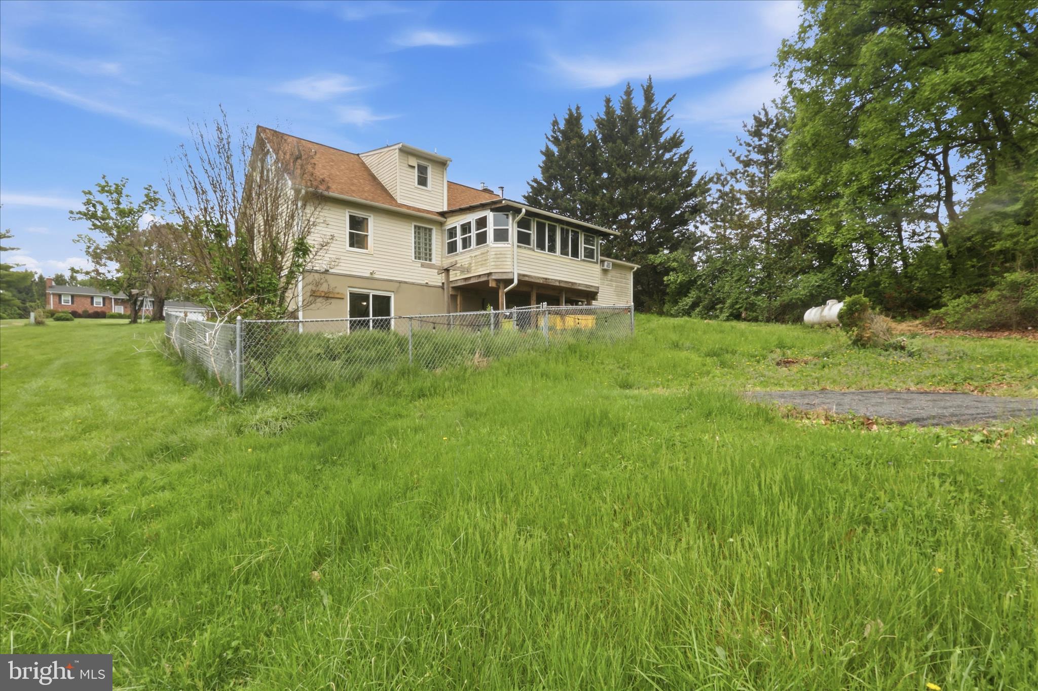 WISPERREN OAKS - Residential