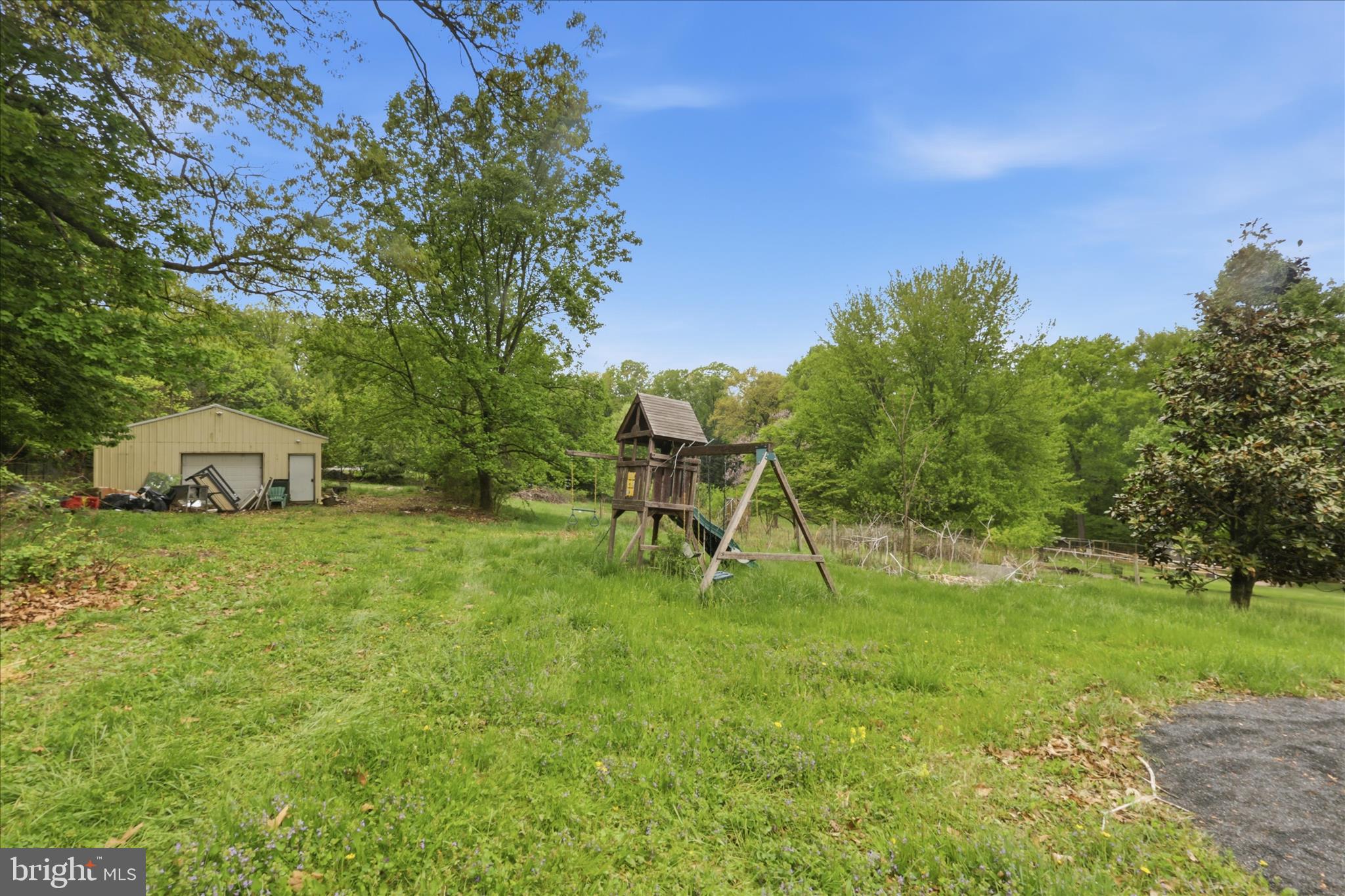 WISPERREN OAKS - Residential