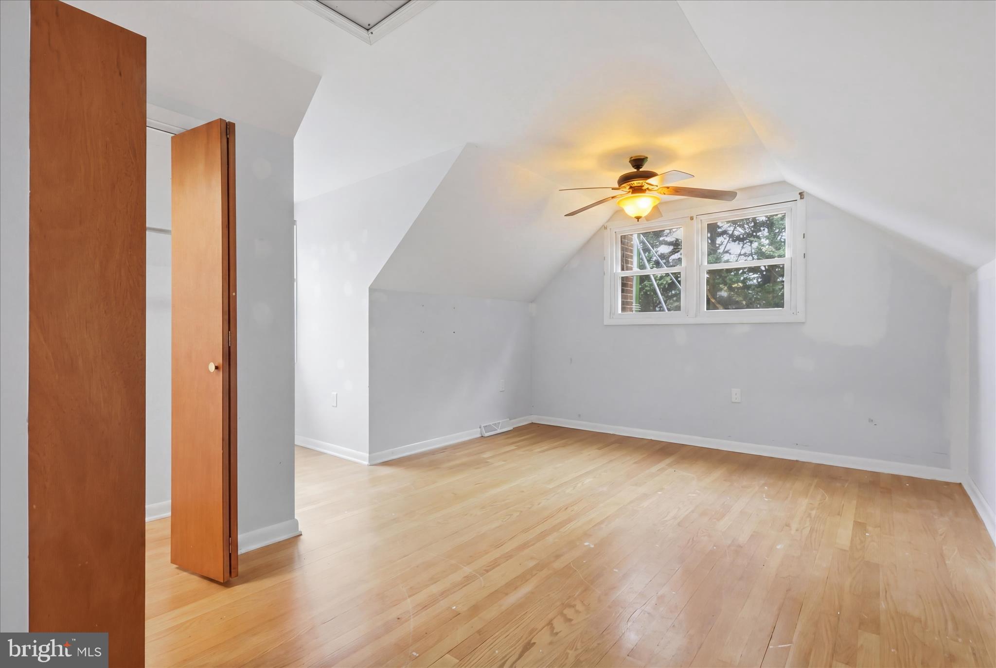 WISPERREN OAKS - Residential