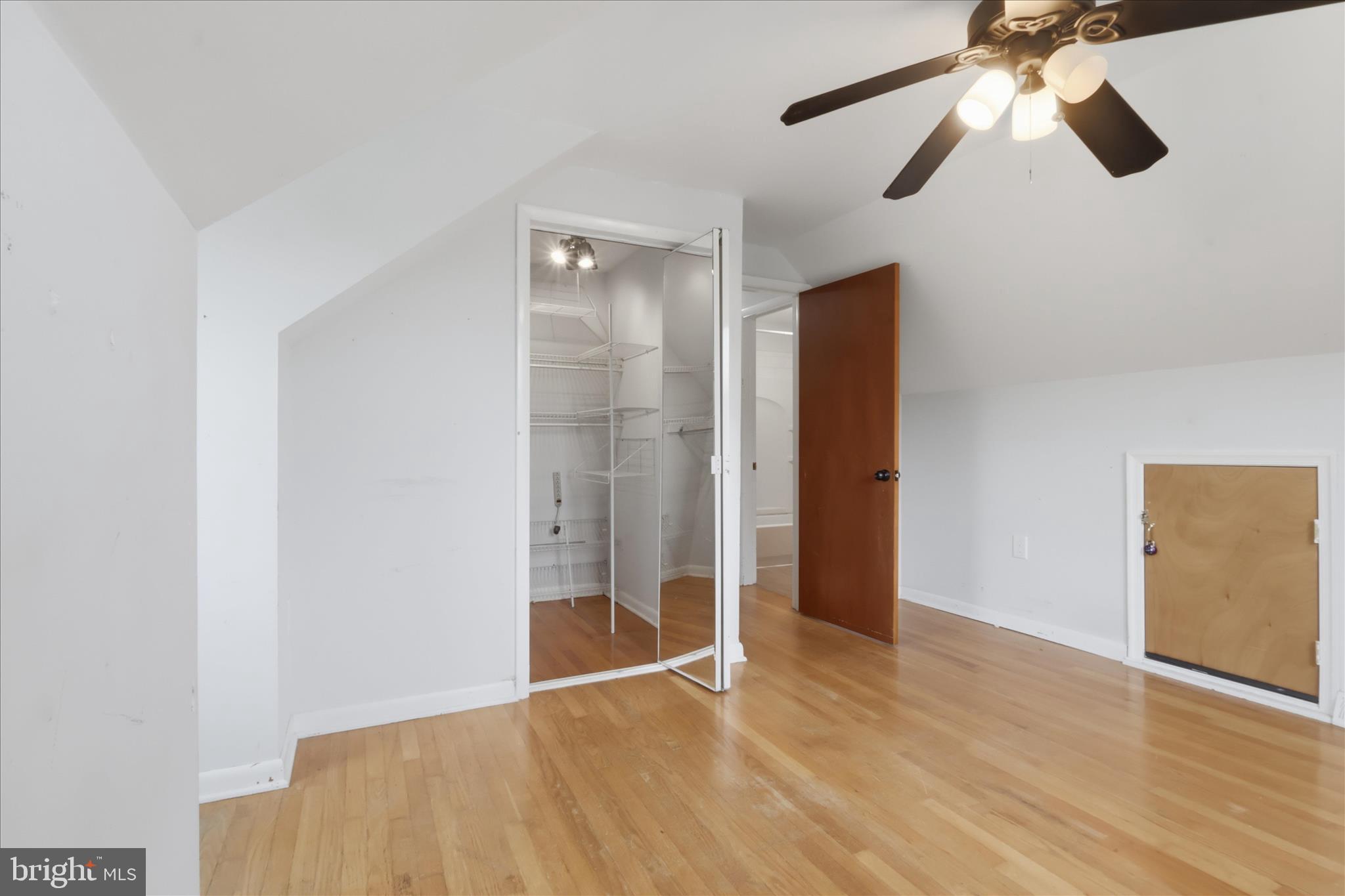 WISPERREN OAKS - Residential