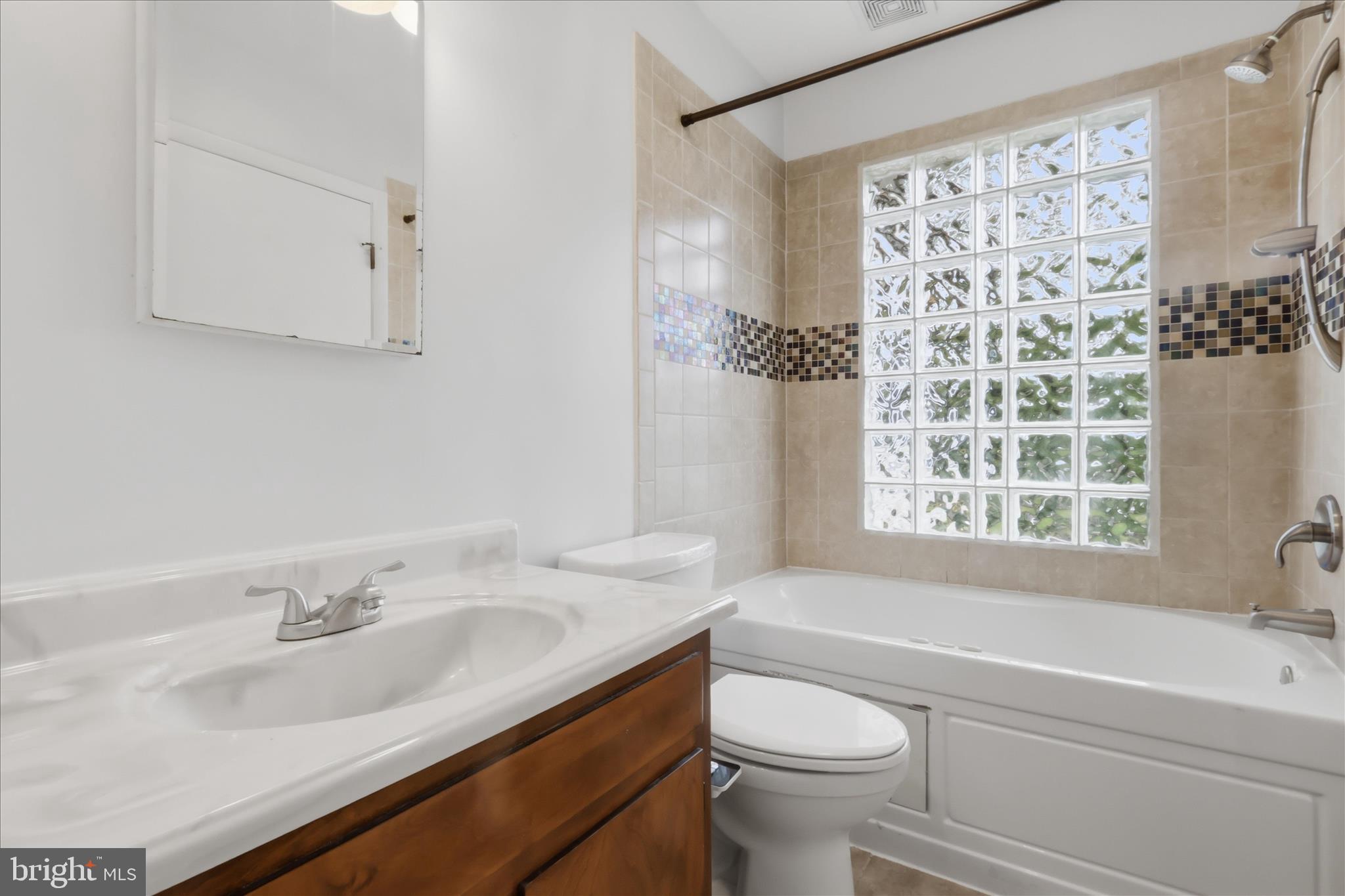 WISPERREN OAKS - Residential
