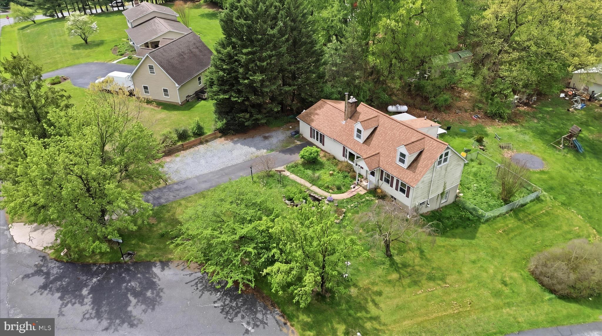 WISPERREN OAKS - Residential