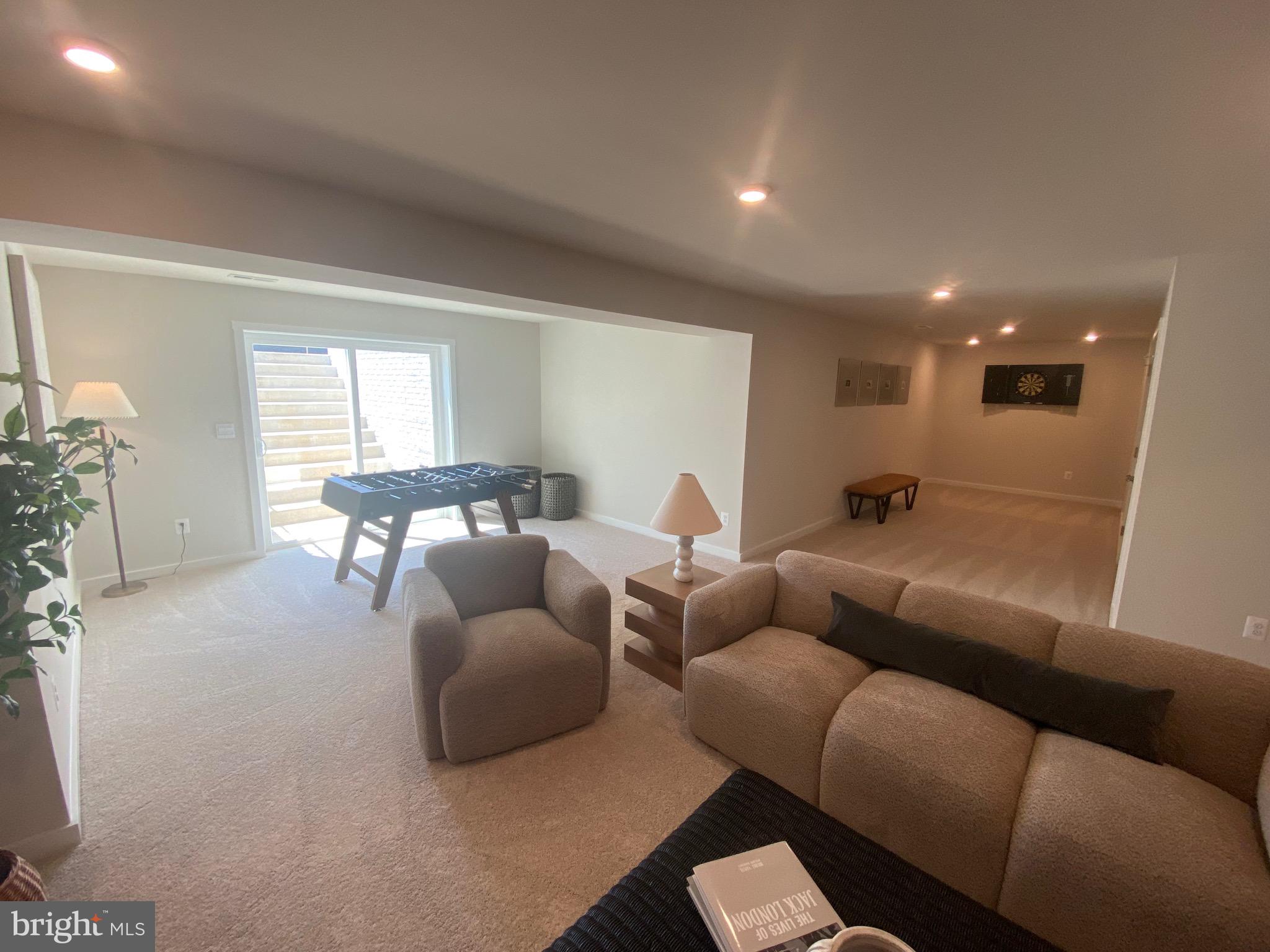 HUNTWELL WEST - Residential