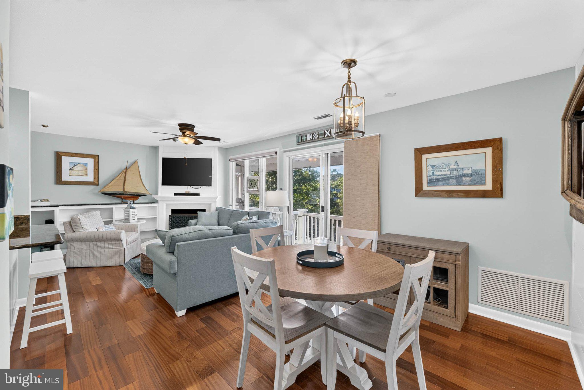 802 HARBOUR CV COVE