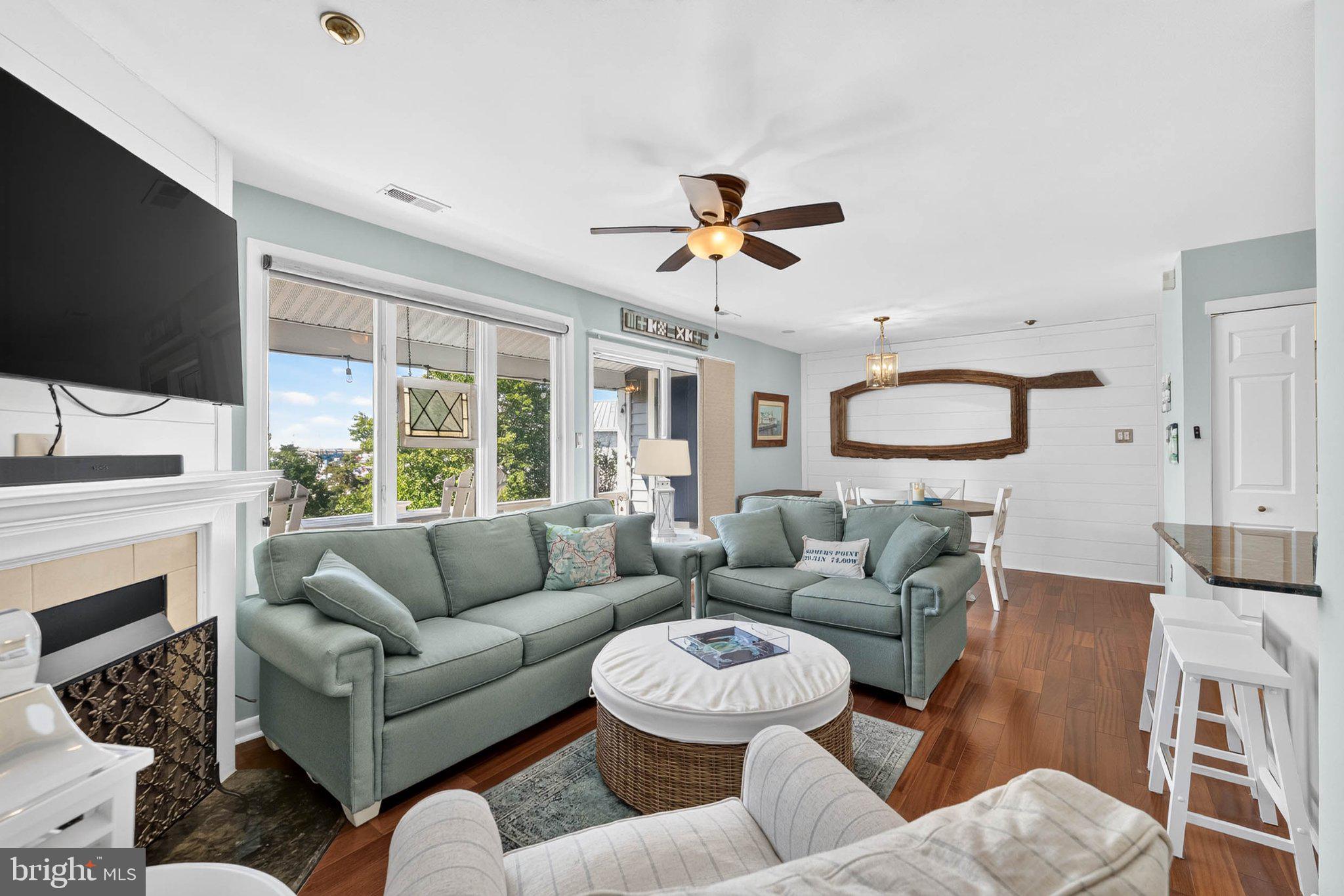 802 HARBOUR CV COVE