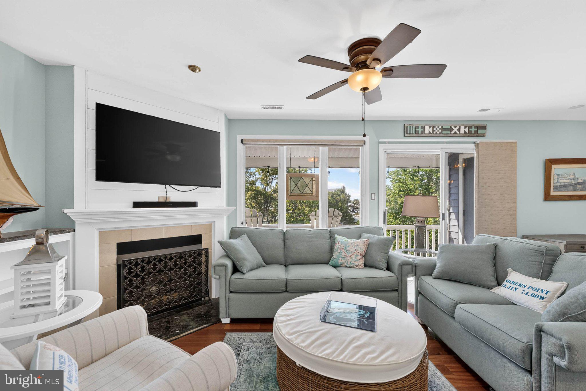 802 HARBOUR CV COVE