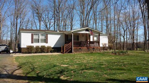 289 COMMUNITY HOUSE RD KENTS STORE VA 23084