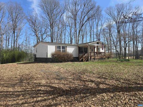 Homes For Sale - 289 Community House Rd Rd<br/> KENTS STORE, VA 23084